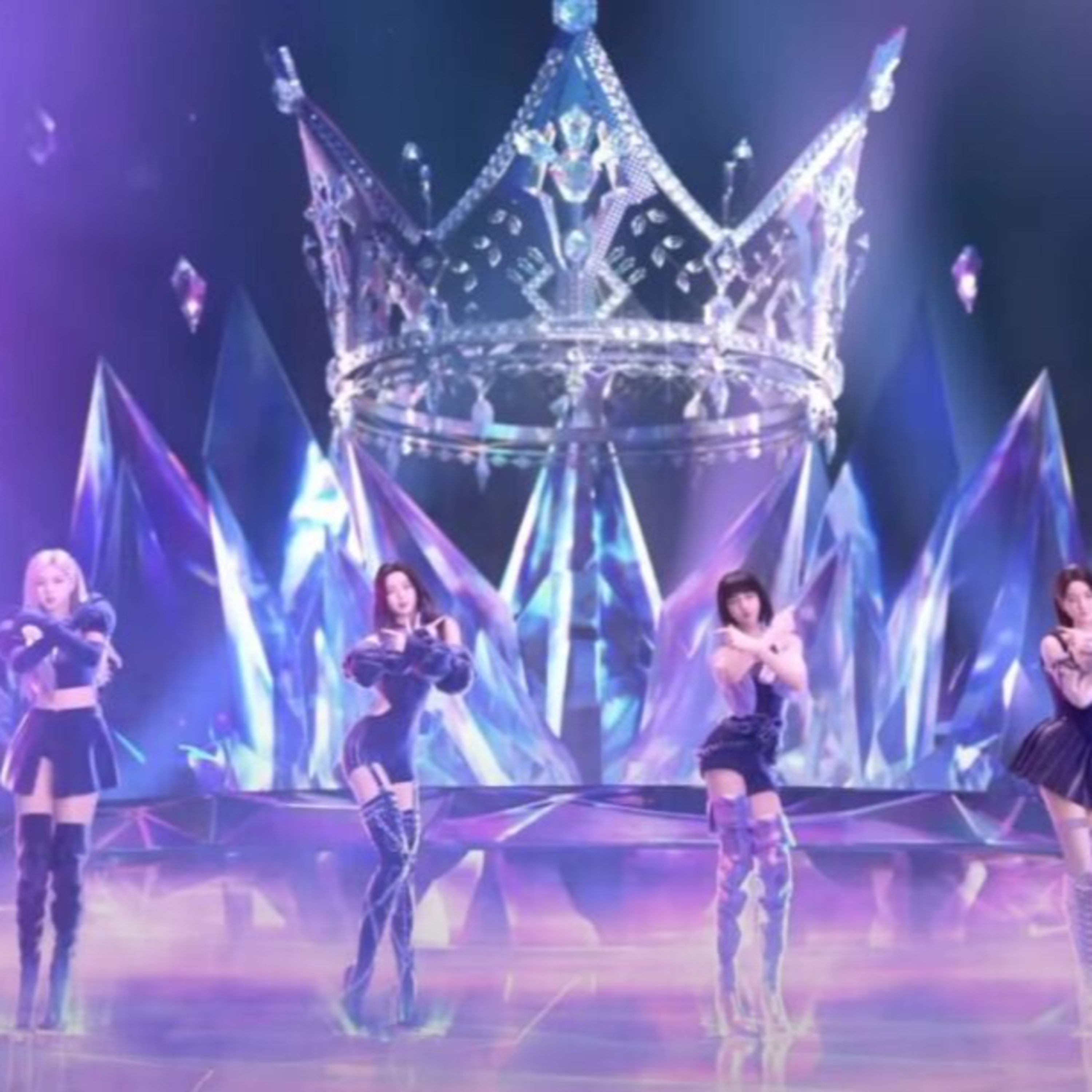 Jisoo thay đổi một điểm trước thềm chính thức comeback cùng BLACKPINK: Chỉ có fan cứng mới nhận ra episode artwork