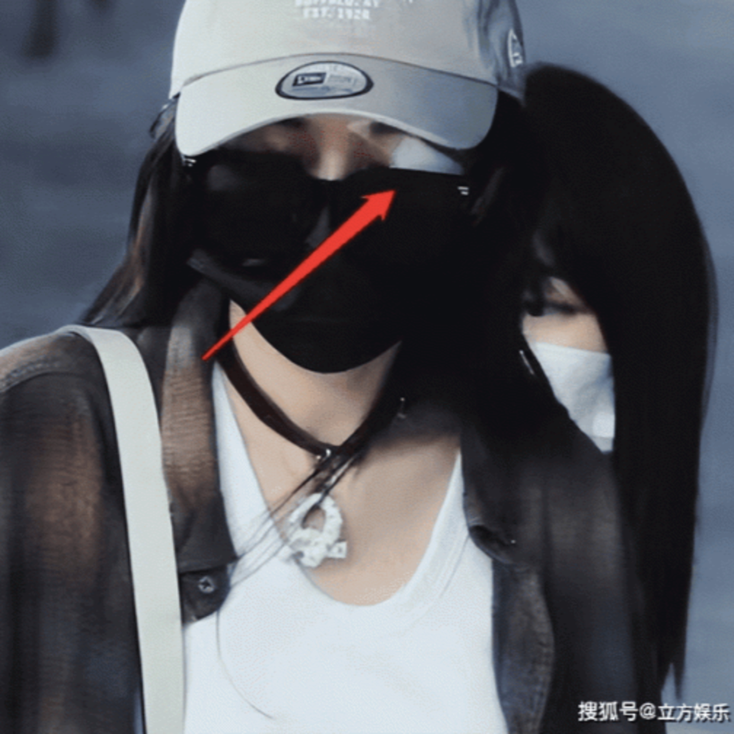 Dương Mịch bị thương đòi bồi thường hơn 17 tỷ, phải đăng ảnh cũ vì gương mặt biến dạng? episode artwork