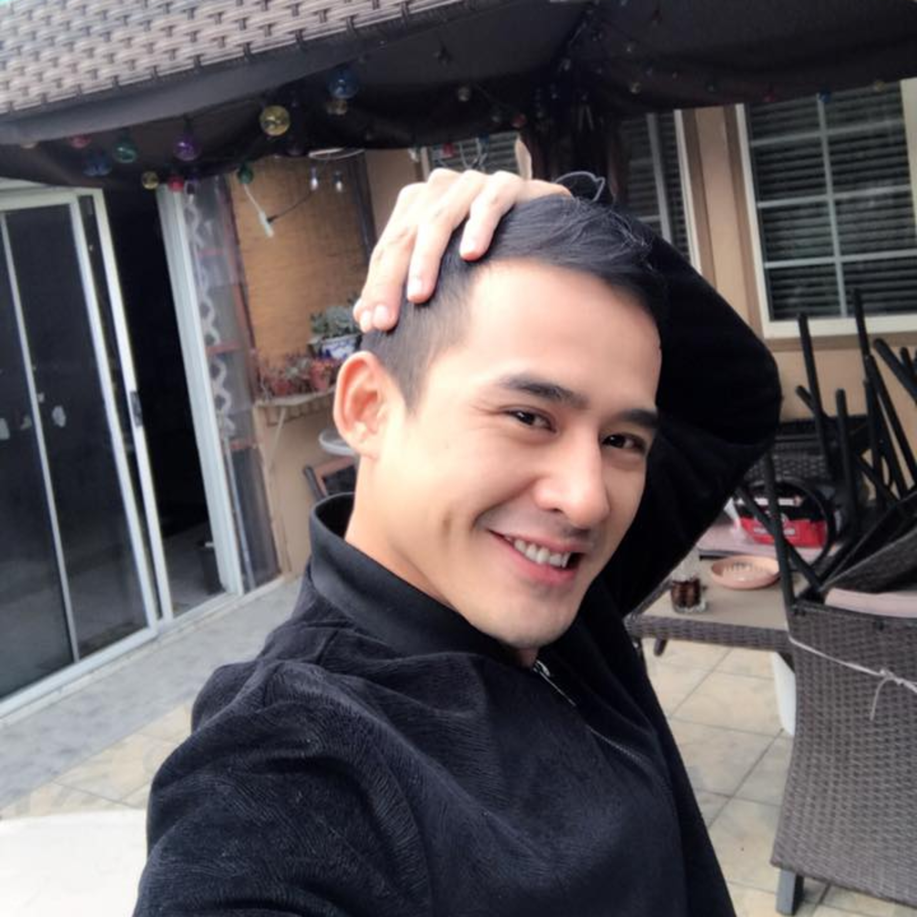 Lương Thế Thành vẫn giữ động thái im lặng giữa lúc Thúy Diễm lên tiếng bênh vực chồng episode artwork