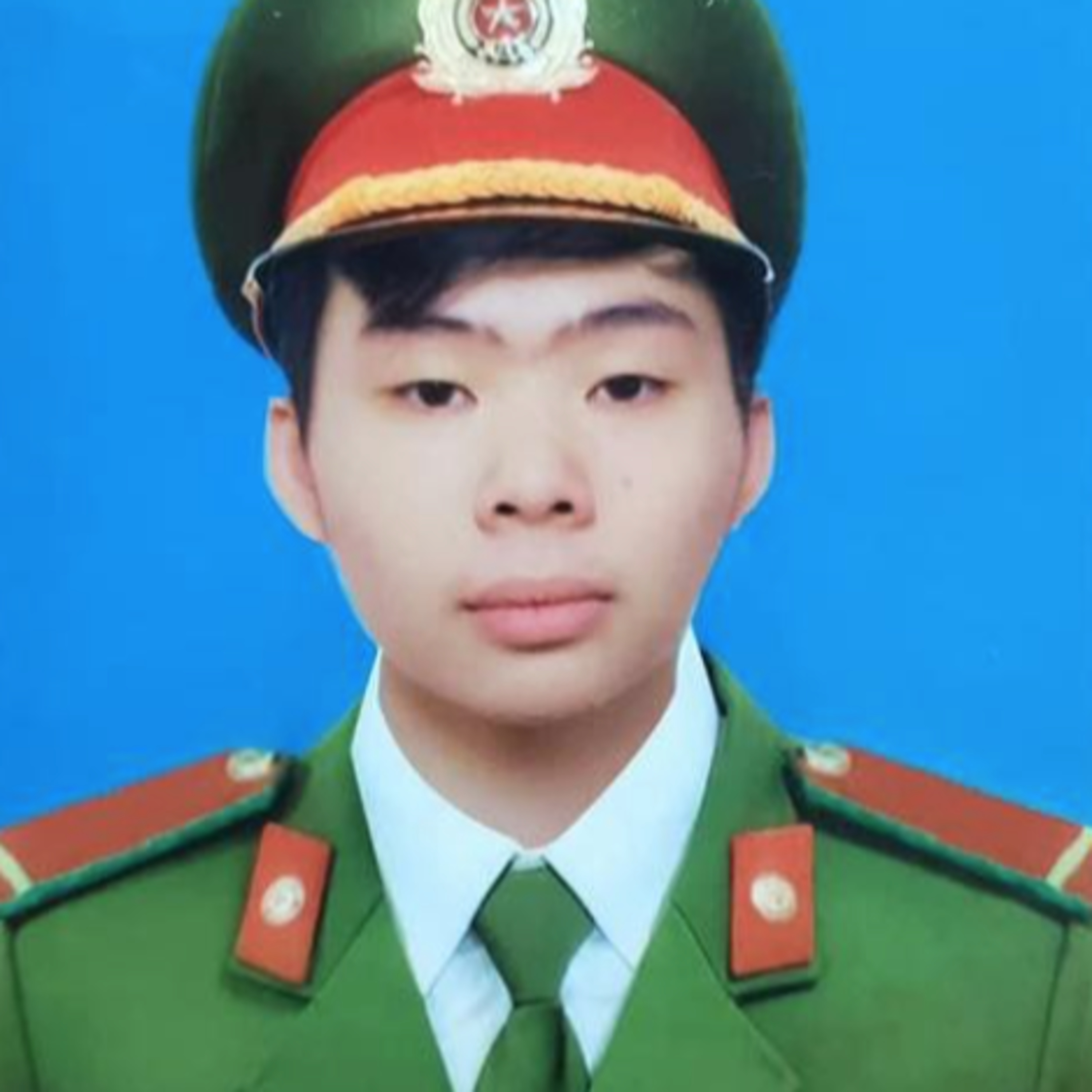 Chiến sĩ trẻ tuổi nhất hy sinh trong vụ cháy quán karaoke: Bố mất 6 năm nay, 2 mẹ con nương tựa nhau episode artwork
