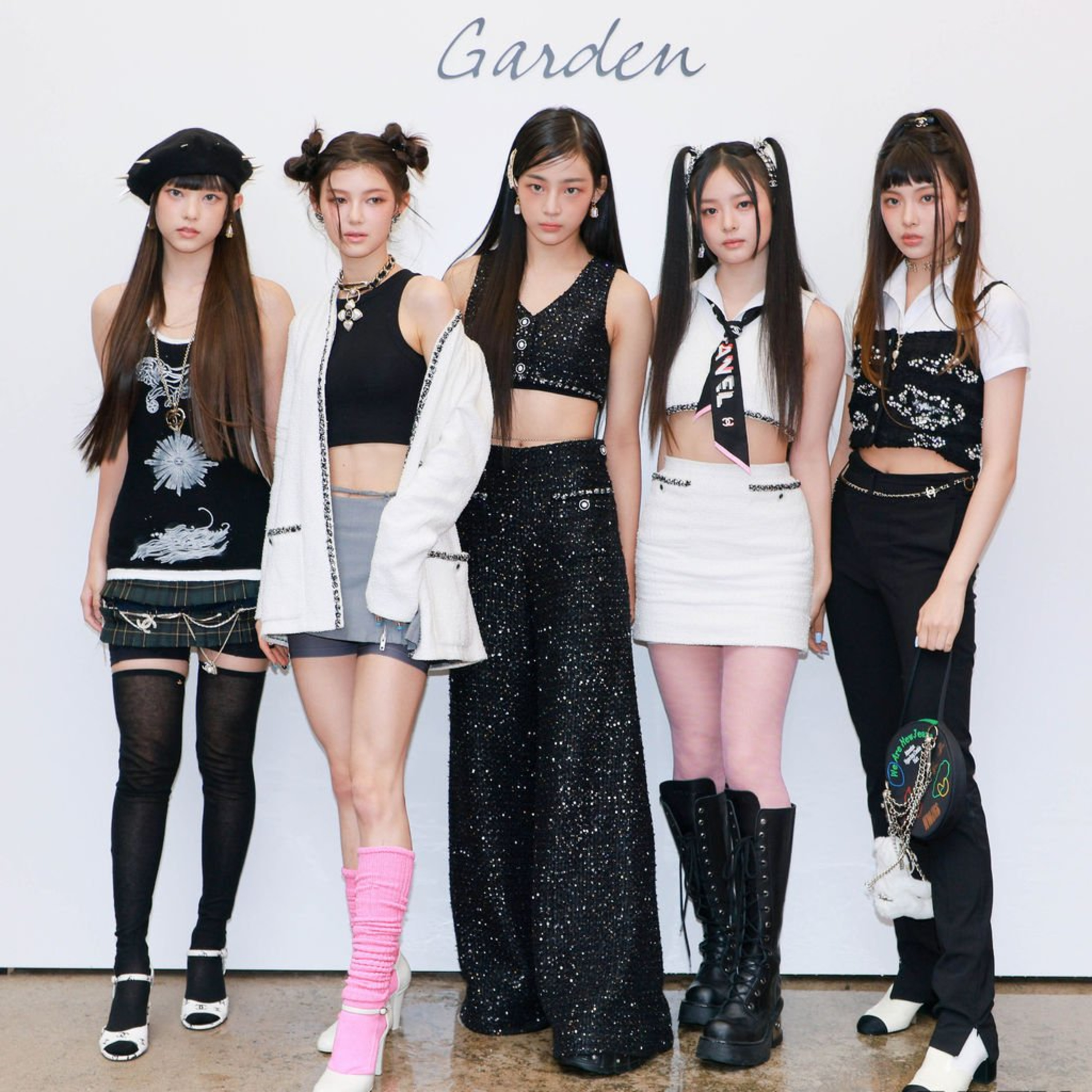 “Em gái BTS” NewJeans lập thành tích khủng bất chấp loạt chỉ trích ăn mặc phản cảm, ngôn từ tục tĩu episode artwork