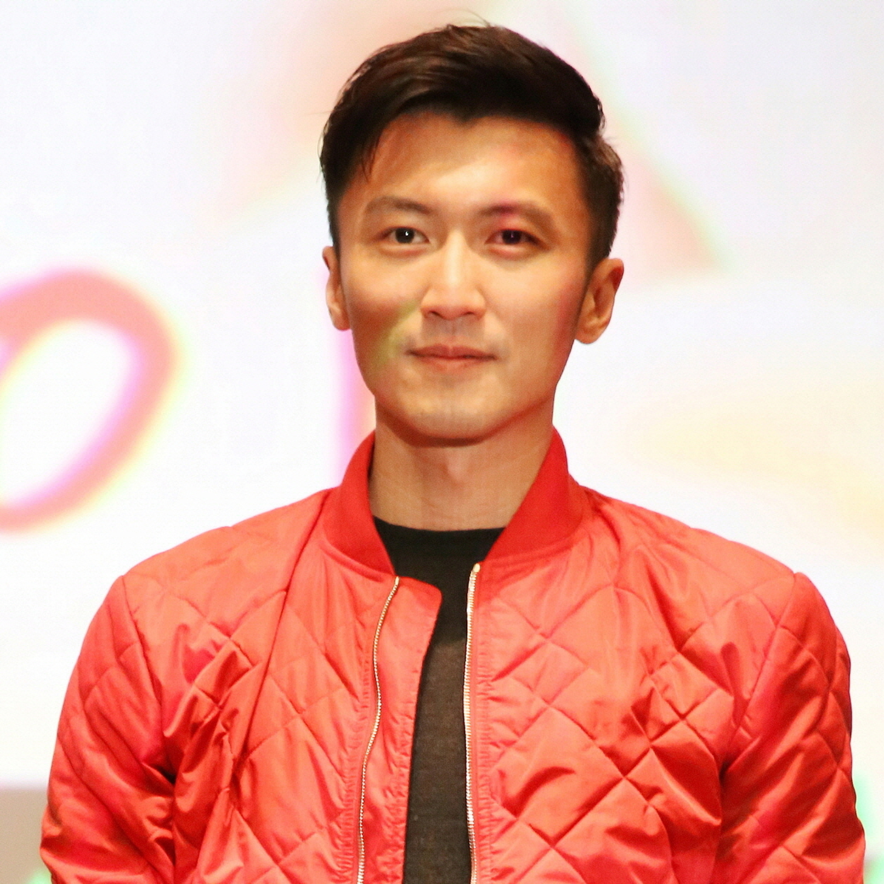 Tạ Đình Phong khen nức nở khi ăn phở Việt, biết giá càng sốc hơn episode artwork