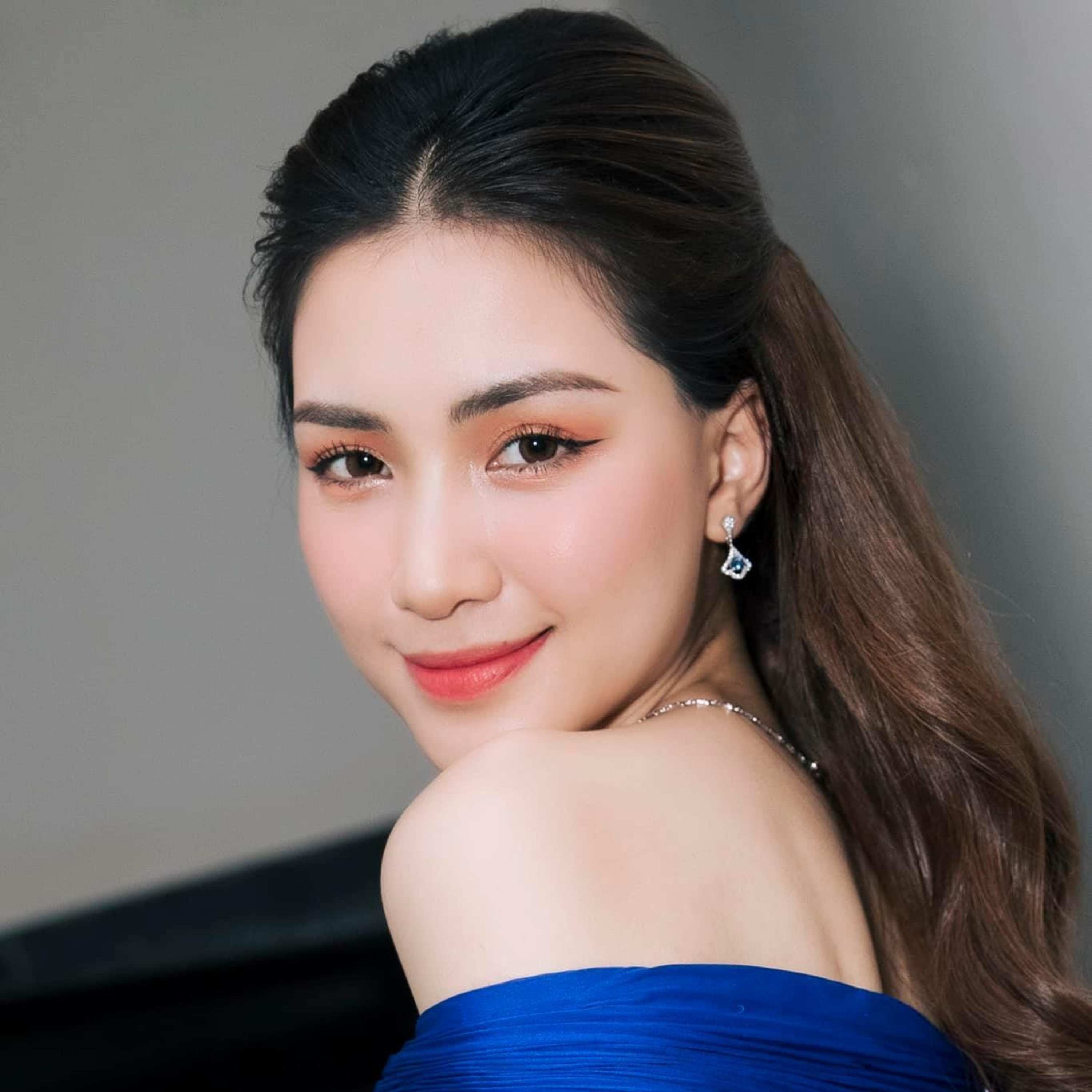 Bé Bo gây bất ngờ với câu nói động viên Hòa Minzy đầy ấm áp, còn đợi mẹ đến tận khuya episode artwork