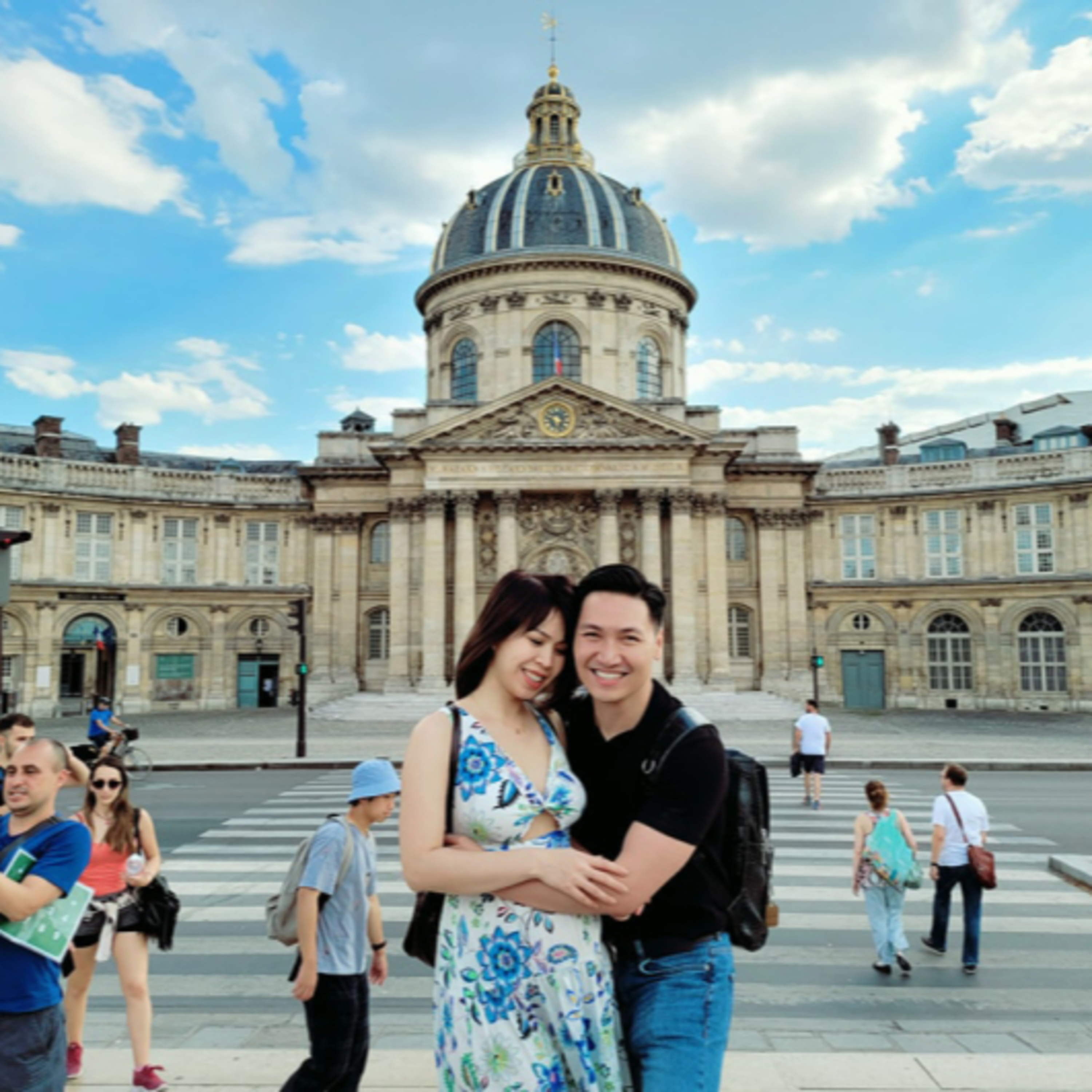 Mạnh Trường than thở, tiết lộ nỗi "bất tiện khó nói" khi đi du lịch châu Âu cùng vợ bầu episode artwork
