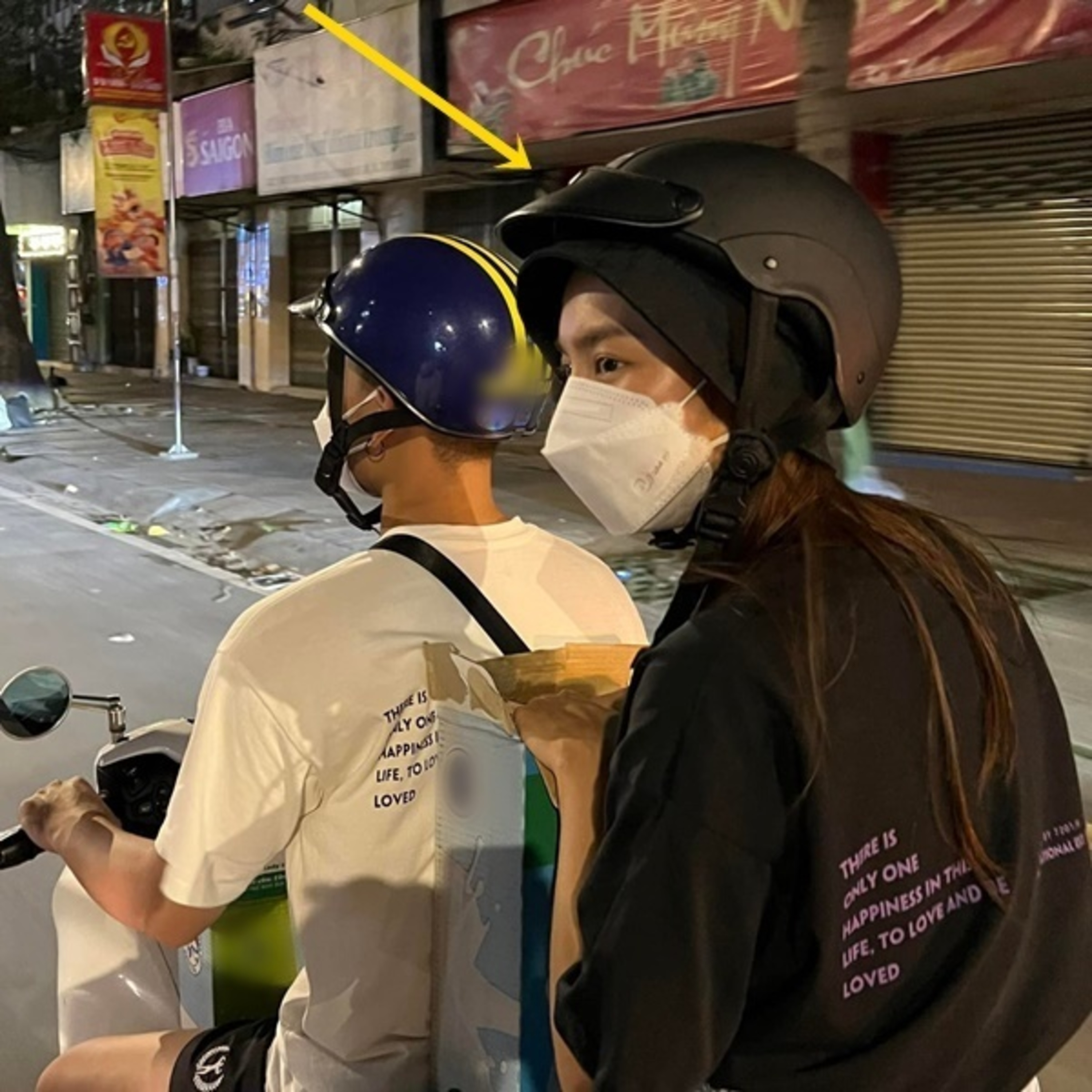 Thùy Tiên đi xe máy làm từ thiện, Quang Linh Vlog lộ ảnh thân thiết gái xinh, còn đòi lưu số anh đi? episode artwork