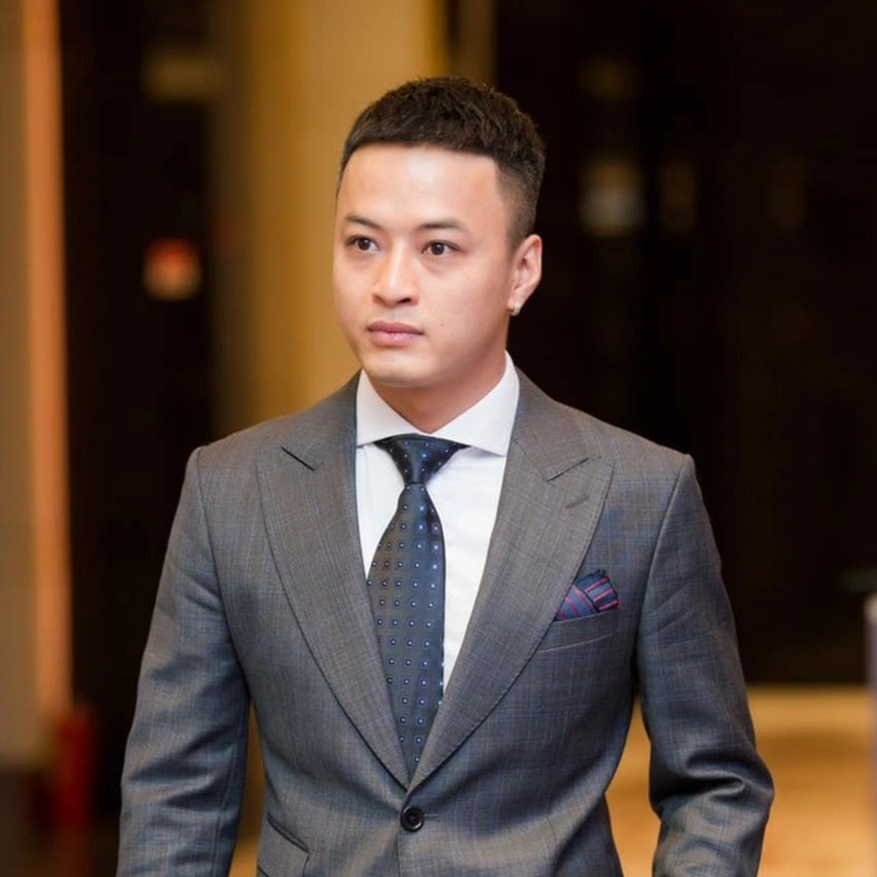 Hồng Đăng bị lộ hình ảnh vẻ ngoài gầy gò, đen nhẻm khiến ai nấy cũng ‘dụi mắt’ vì không nhận ra episode artwork
