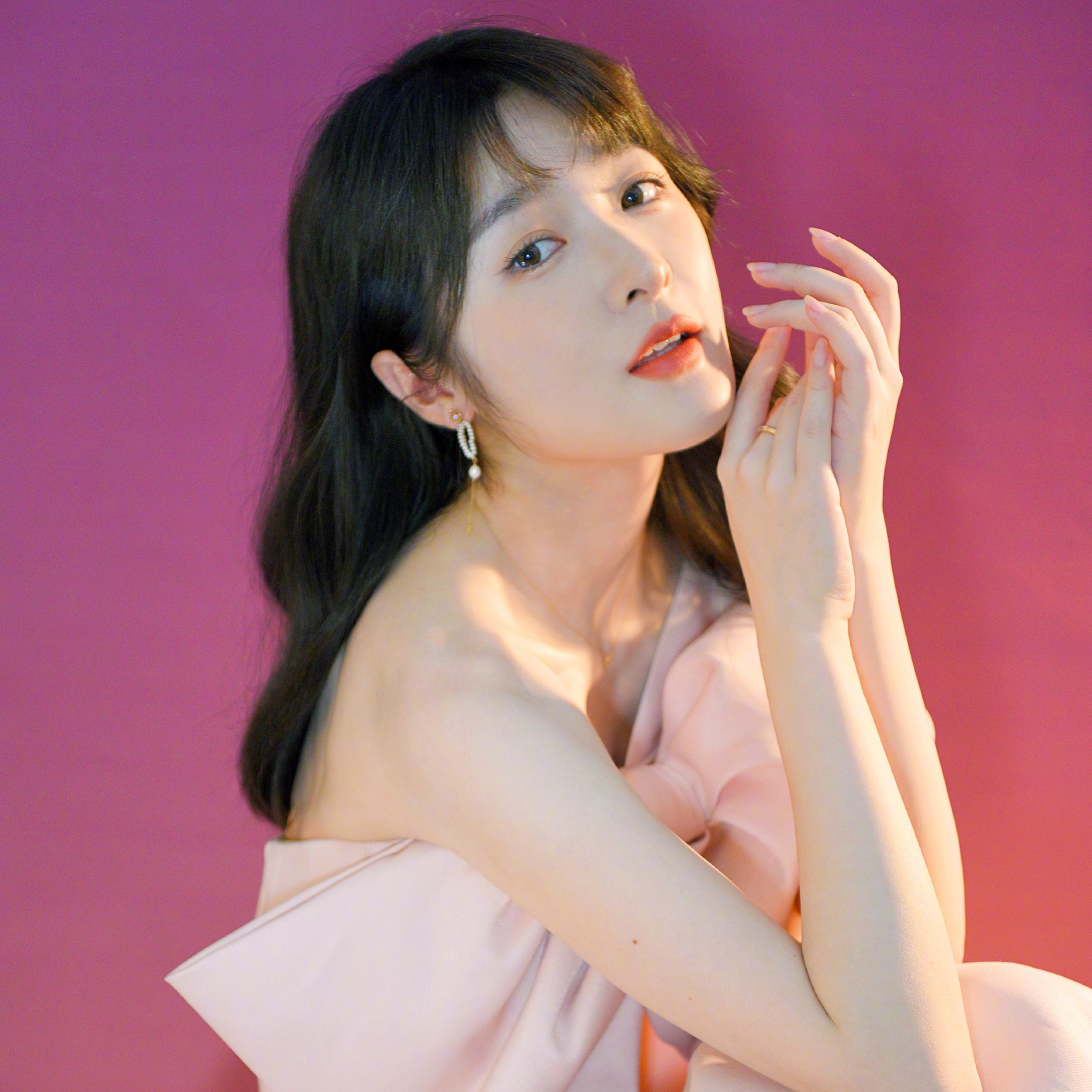Từ Kiều: Con nuôi Châu Tinh Trì, nổi lên nhờ giả trai, bỏ showbiz đi du học, giờ xinh đẹp nhưng flop episode artwork