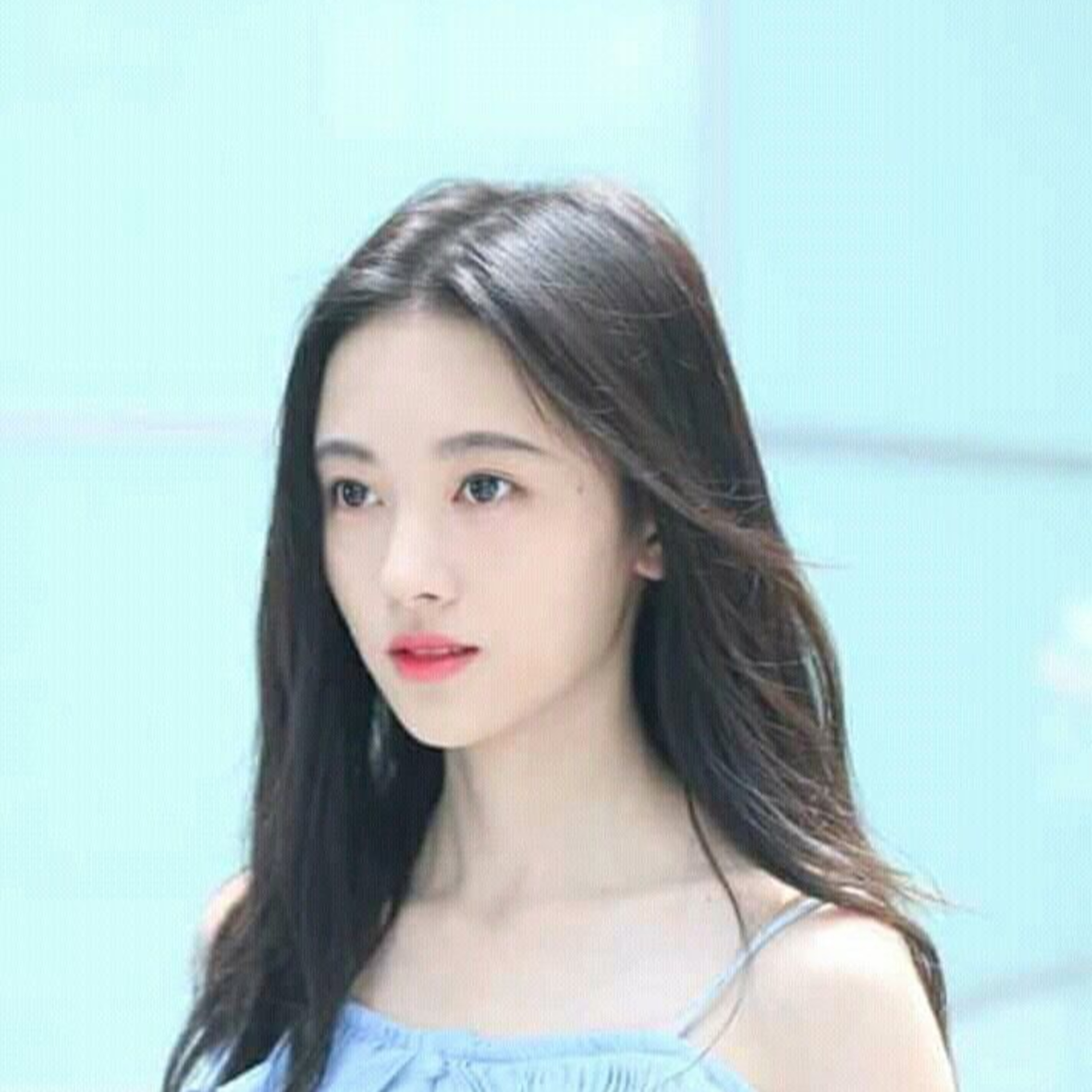 Bạch Lộc chung khung hình với Cúc Tịnh Y: Bị chê vừa "dừ" vừa kém sắc episode artwork
