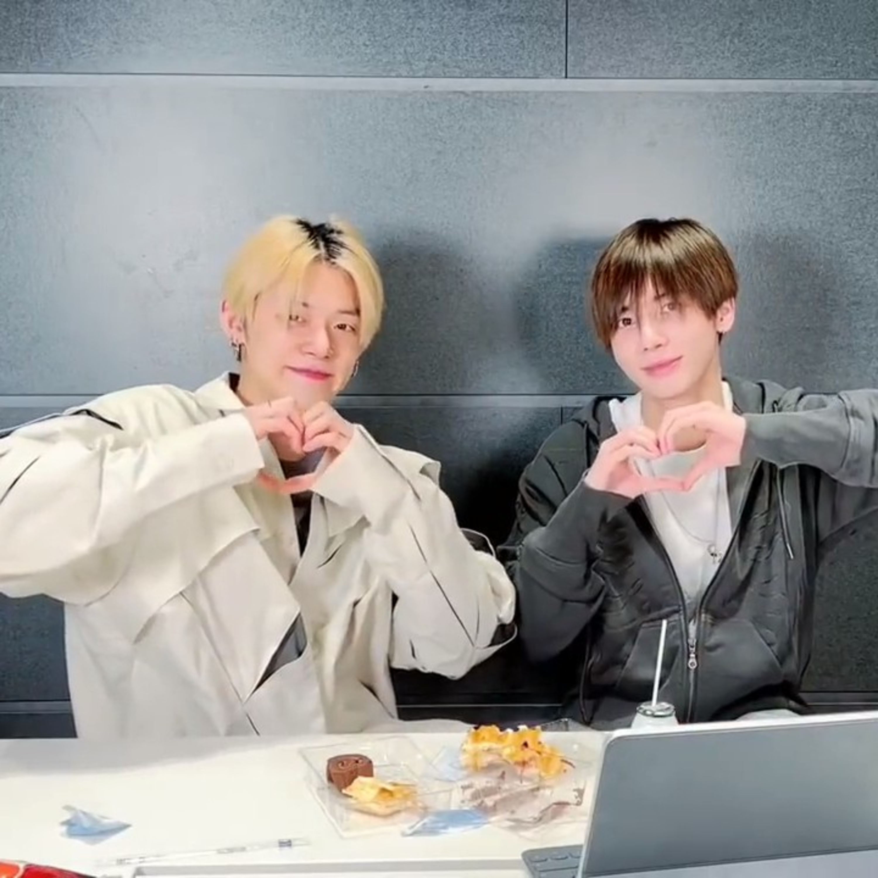 Taejun VLive 220322 episode artwork