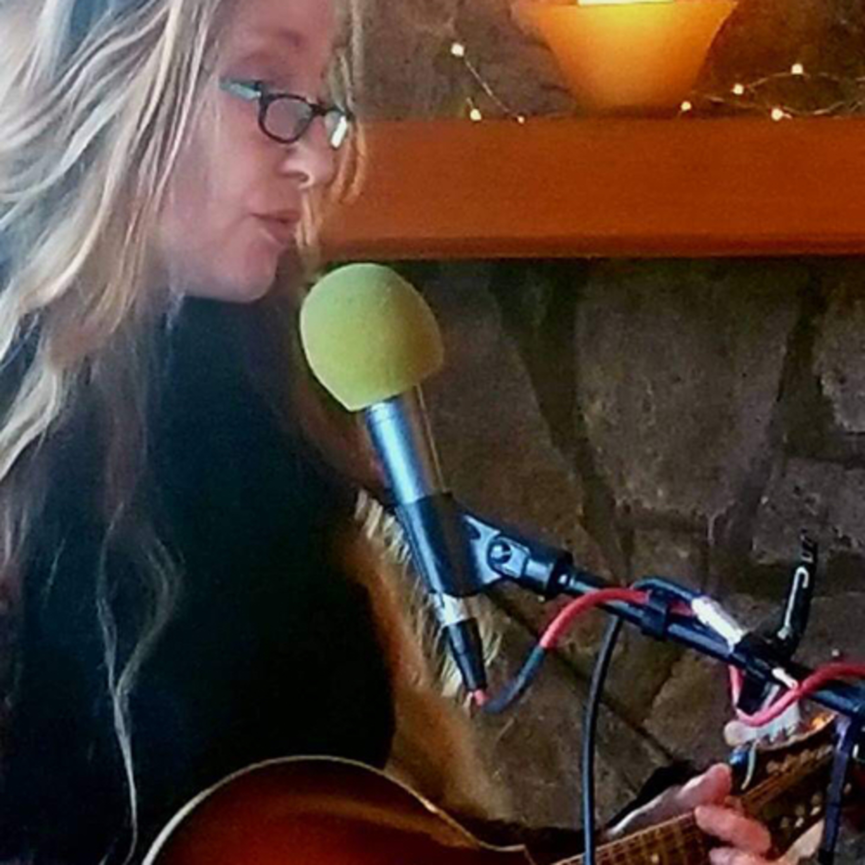 Katie Henderson Folk Artist, songwriter ,singer, mandolinist ,artist and poet.