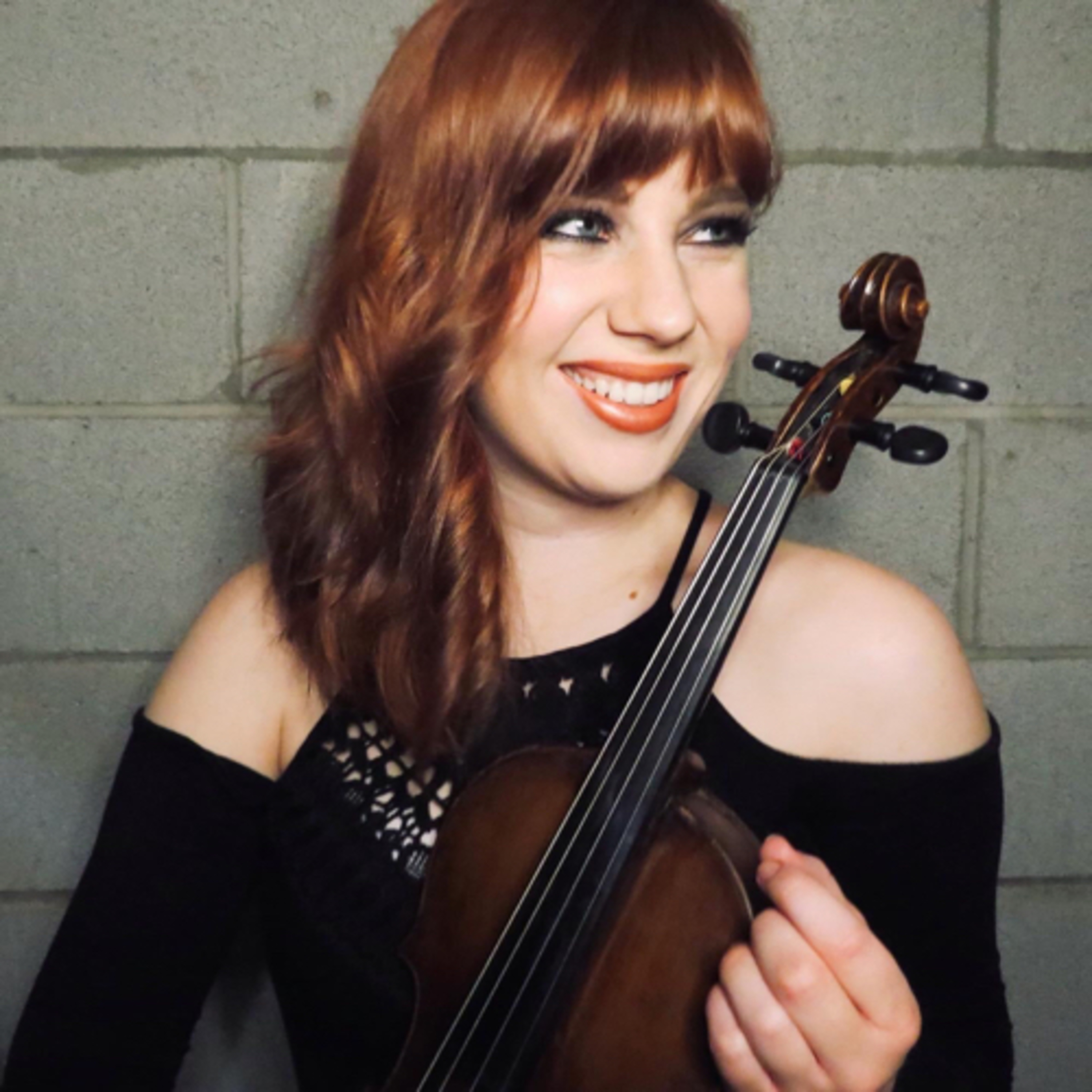 Samantha Synder Fiddler ,Vocalist with Darin and Brooke Aldridge