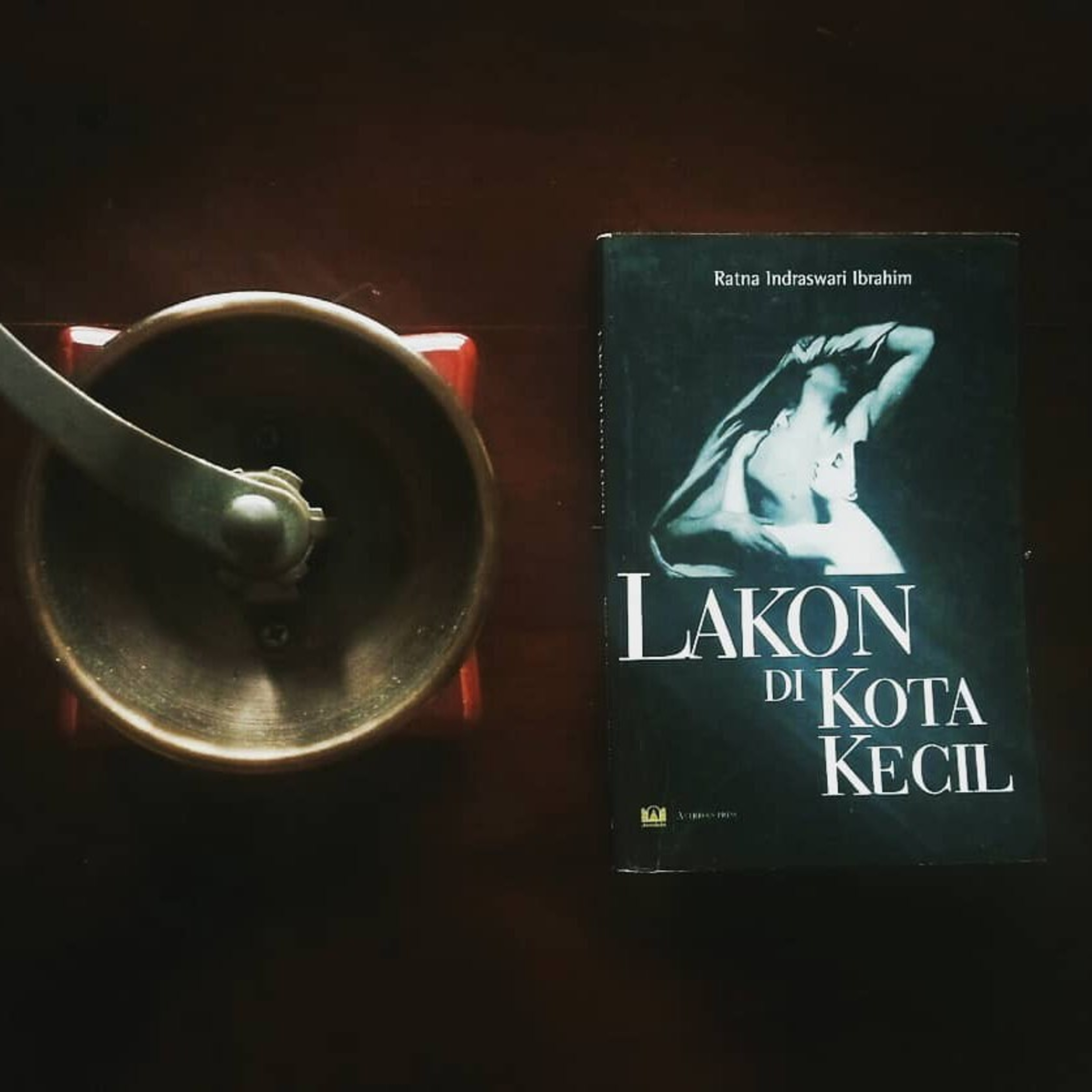 Kobis Merajut Sastra