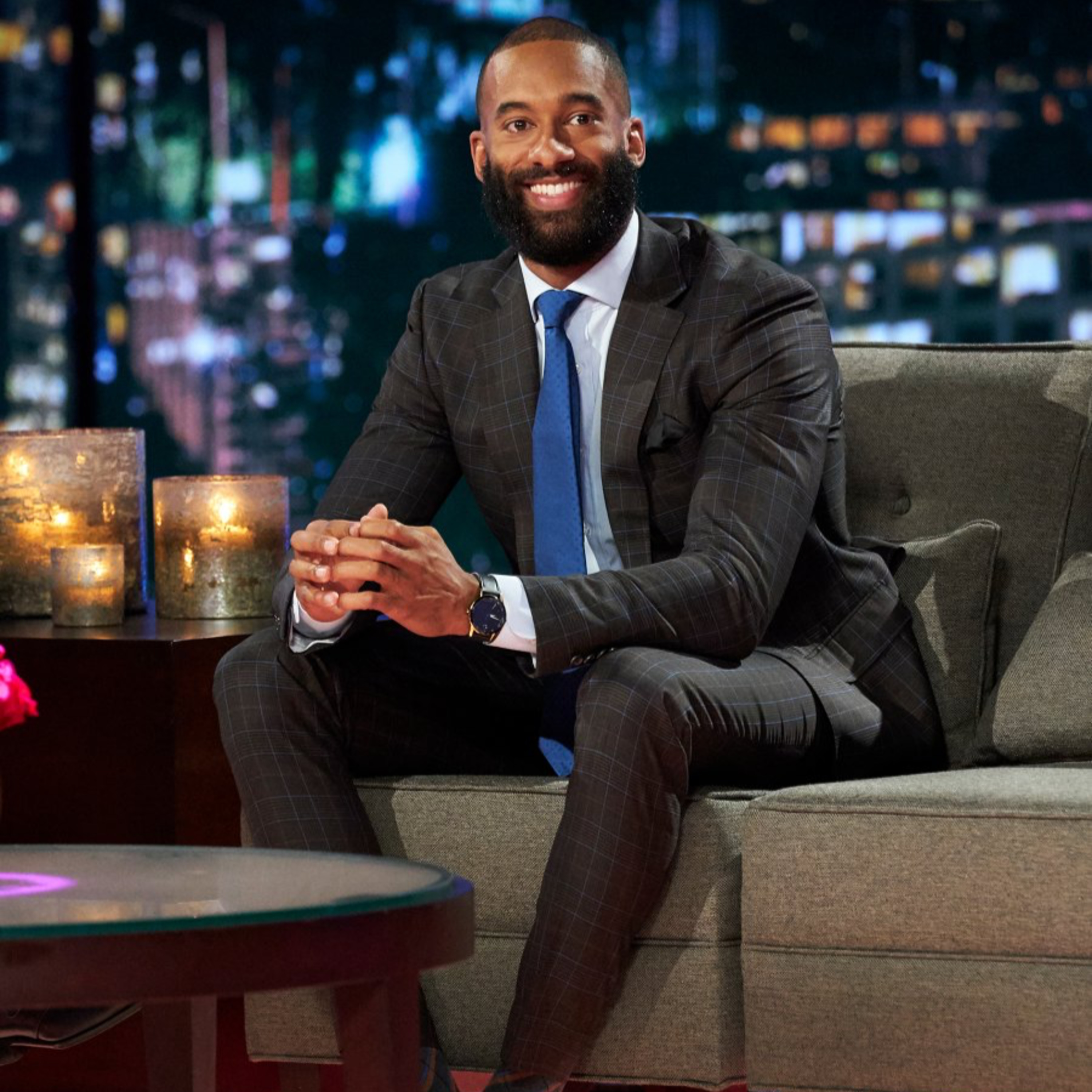 Bachelor S25E9 - The girls all meet up for a friendly chat... episode artwork