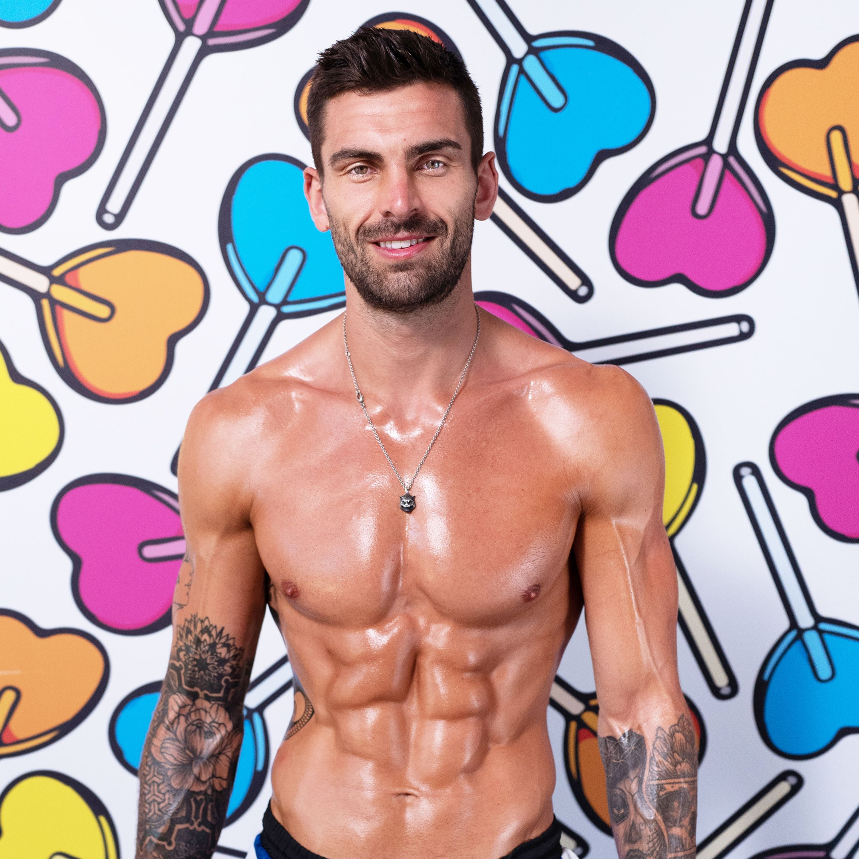 Love Island UK Season 8 EPS36 - Adam Comes In And Stirs The Villa