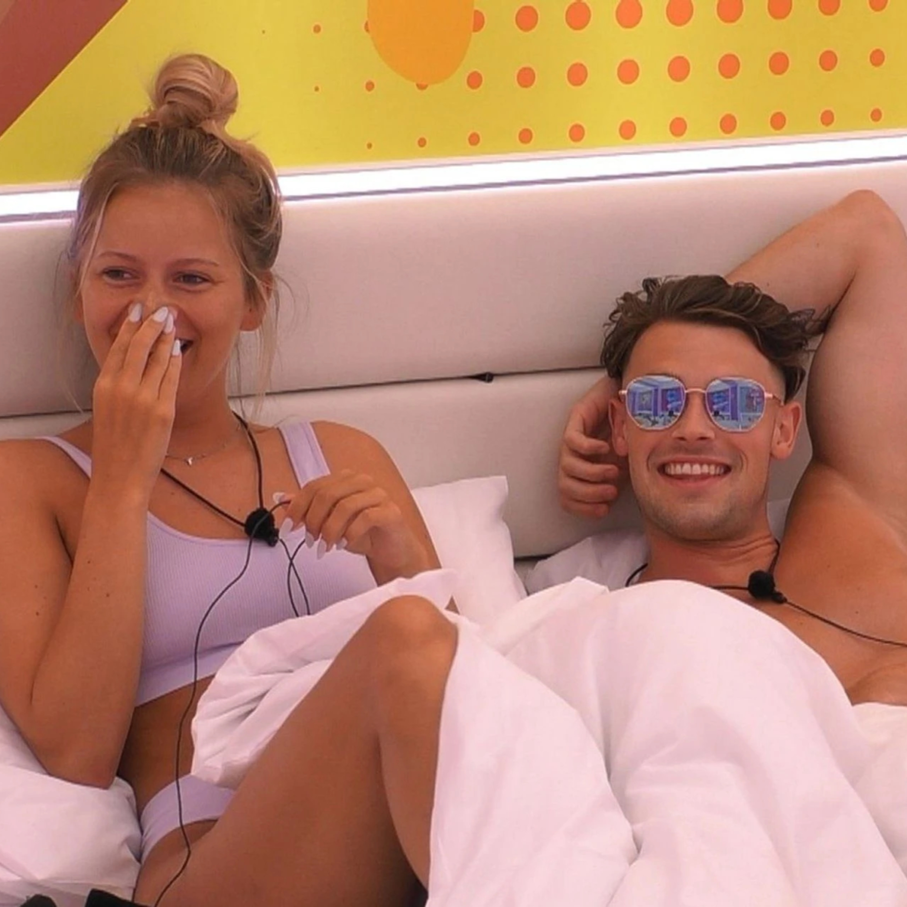 Love Island UK Season 8 EPS39 - We Get Hunt The Thimble  episode artwork