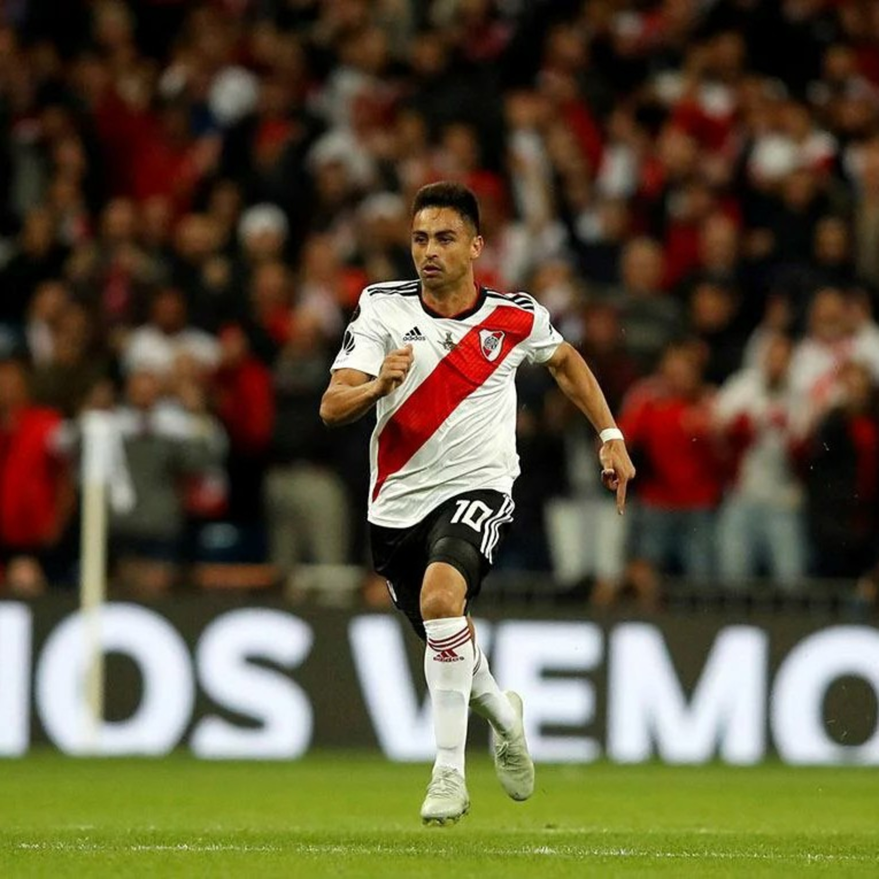 Gol del Pity Martínez al EX CLUB Y VA EL TERCERO .