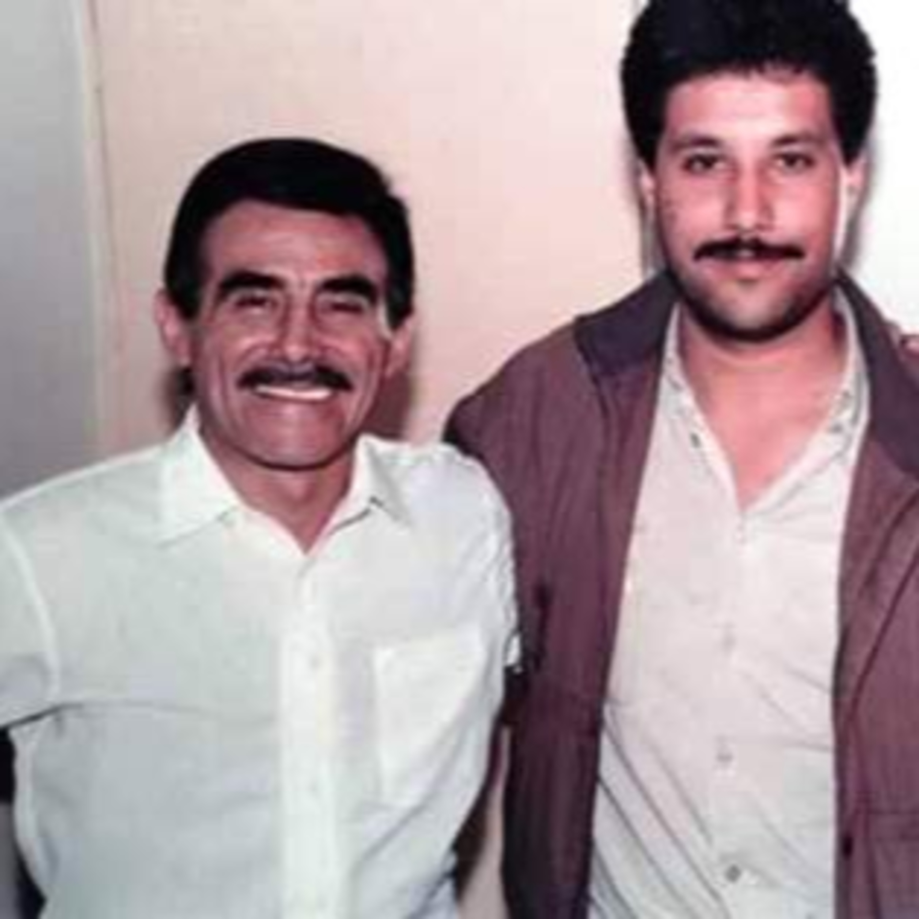 DE VUCE BASTANTA Y DE DON HÉCTOR SUÁREZ.. episode artwork