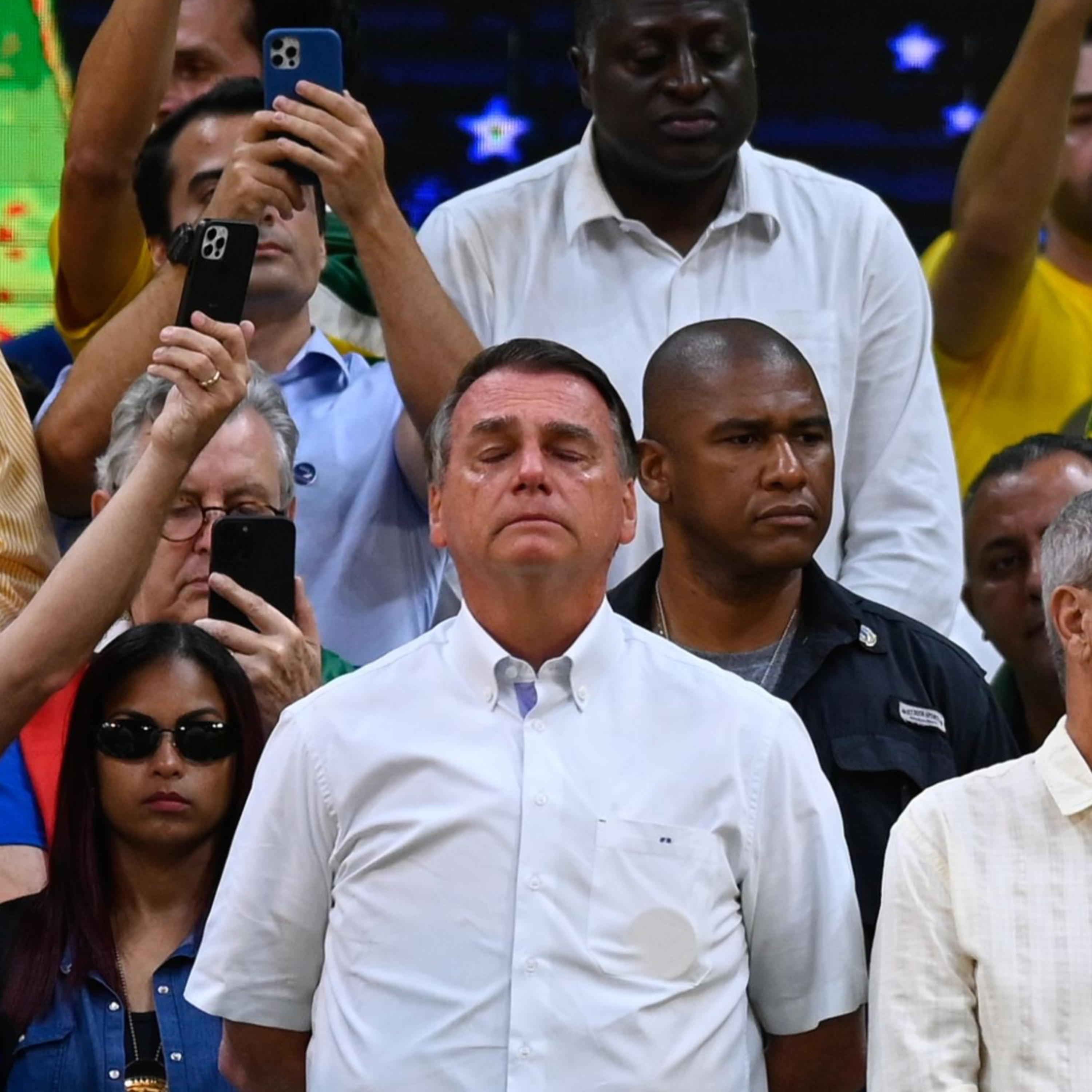 Reeleição de Bolsonaro depende de Auxílio e moderação, diz Ipec episode artwork