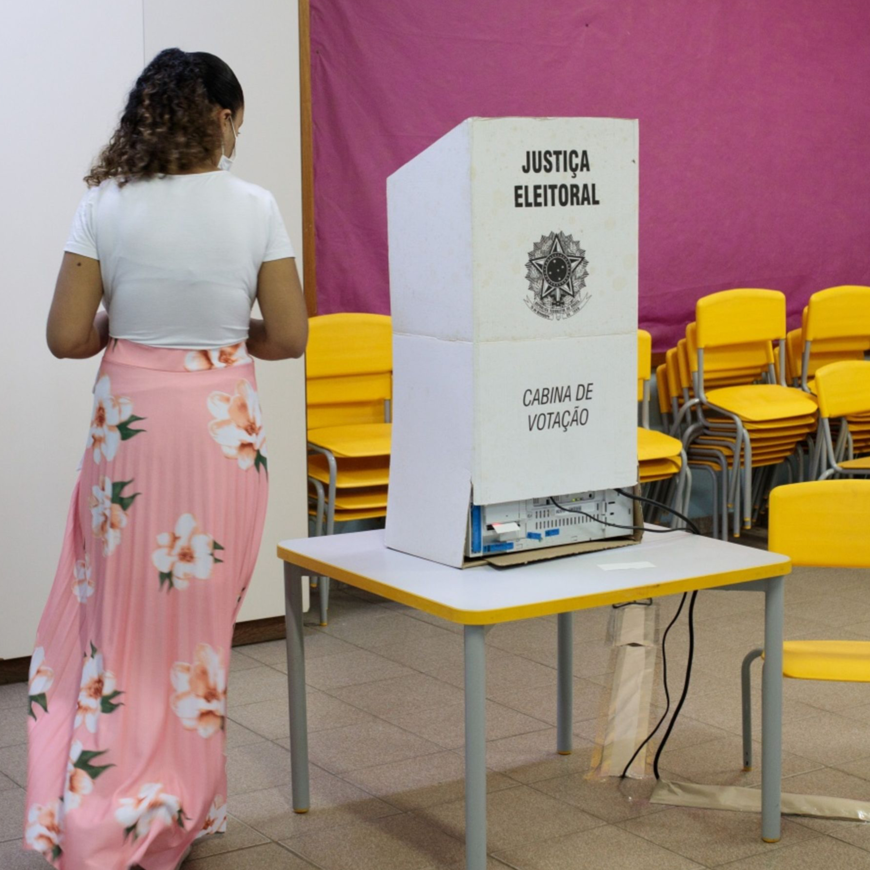 TSE proíbe porte de armas em locais de votação episode artwork