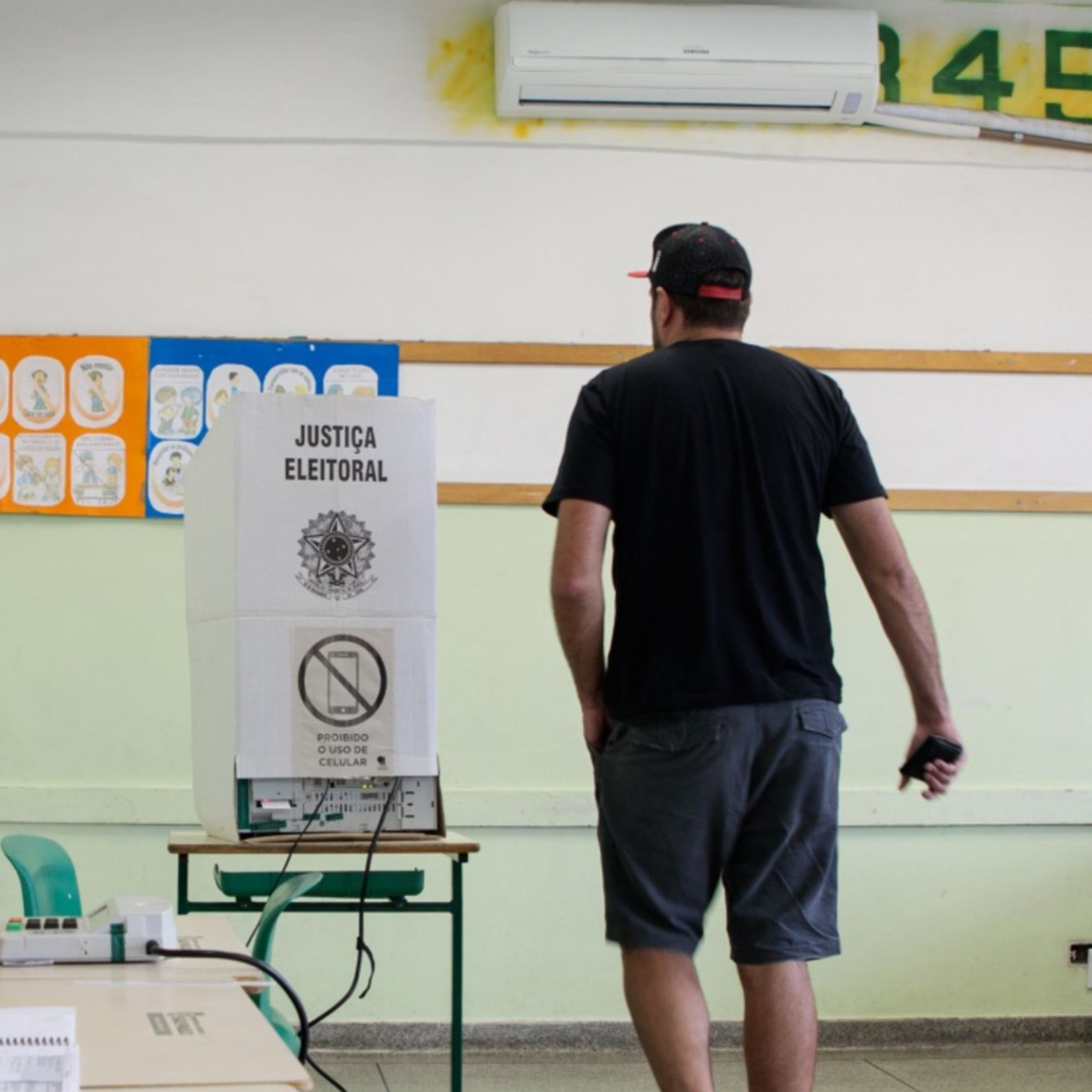Ipec: Lula tem 48% das intenções de voto e Bolsonaro 31% episode artwork
