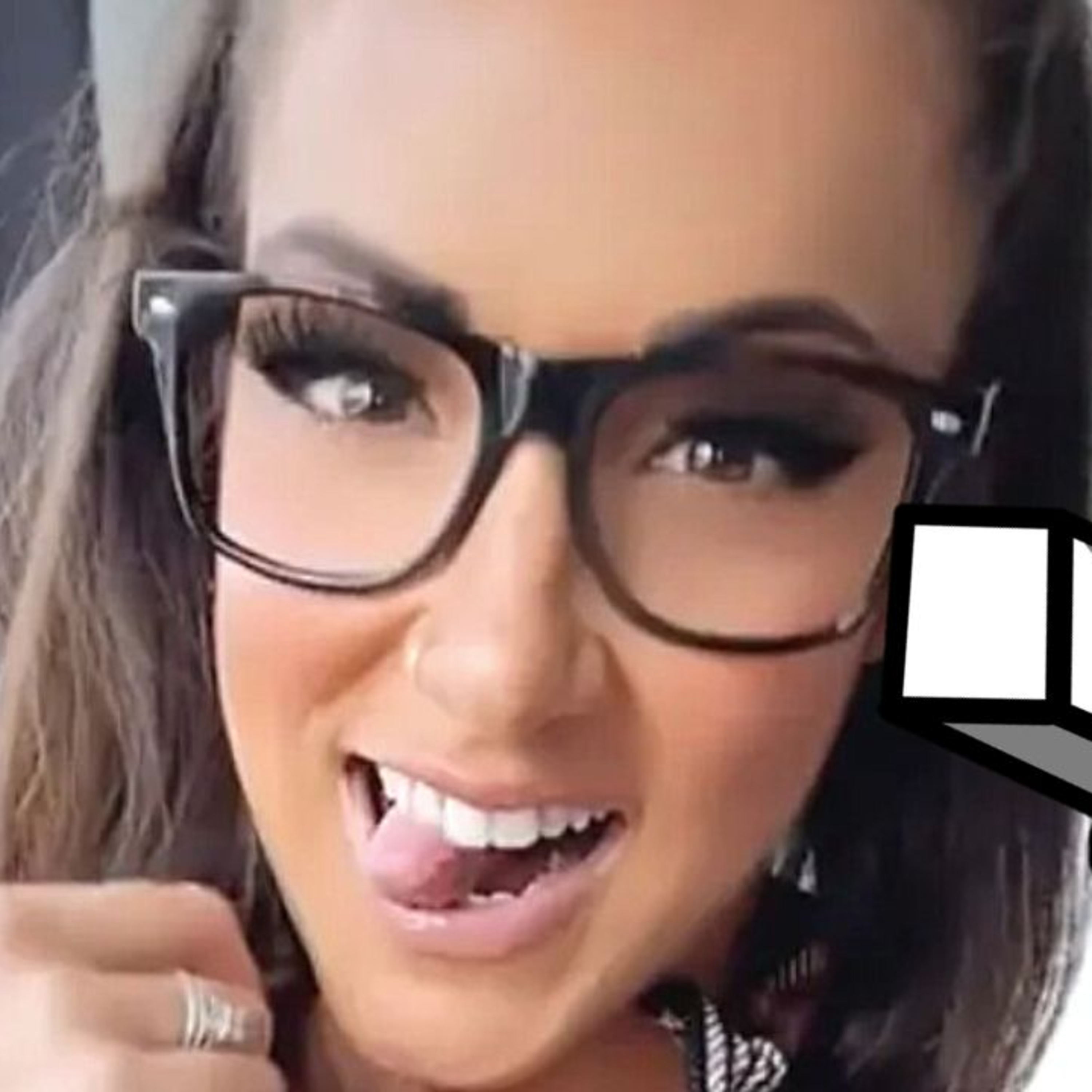 Former Teacher MAKES $1,000,000 From Side Hustle episode artwork