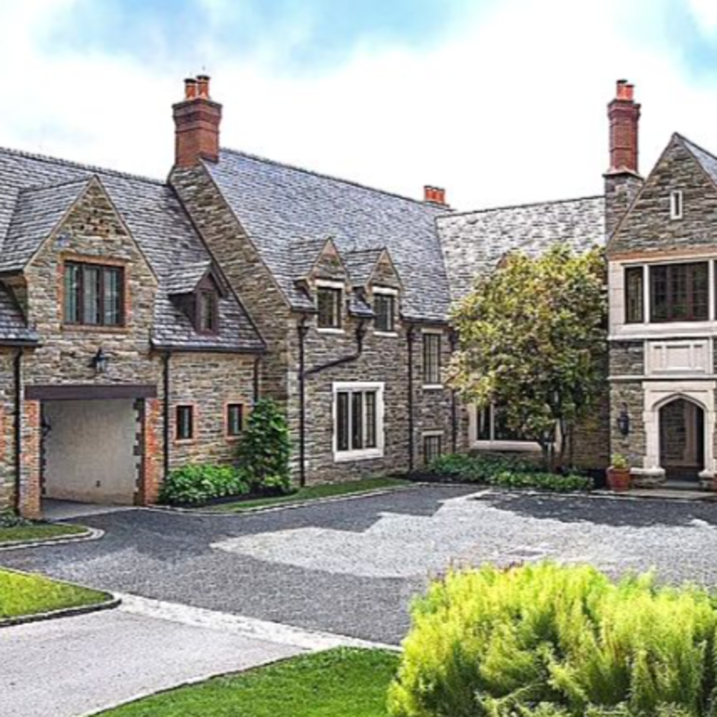 HEDGE FUND BOSS LOSES $26M ON MANSION... episode artwork