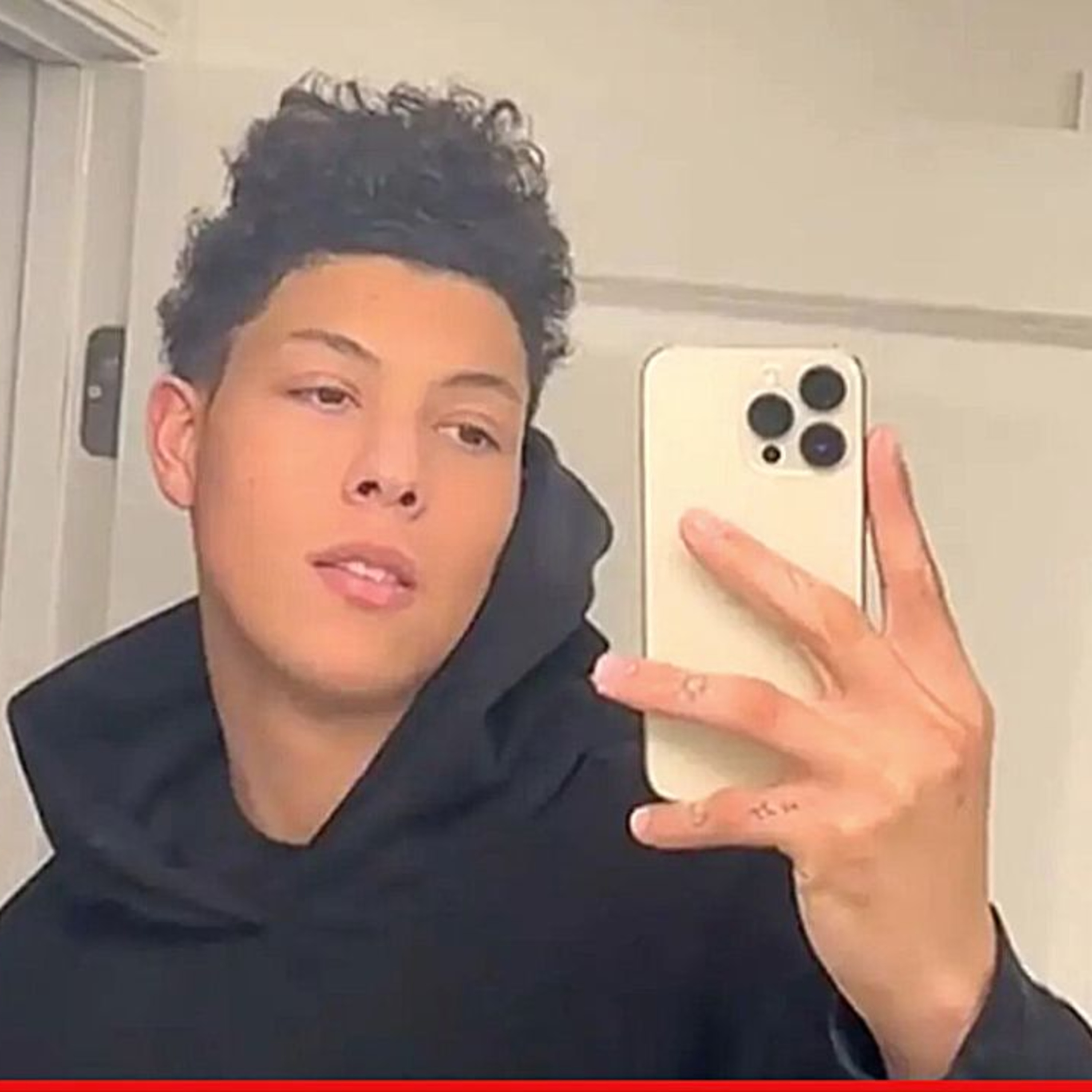 JACKSON MAHOMES WILL COST HIS BROTHER MILLIONS... episode artwork