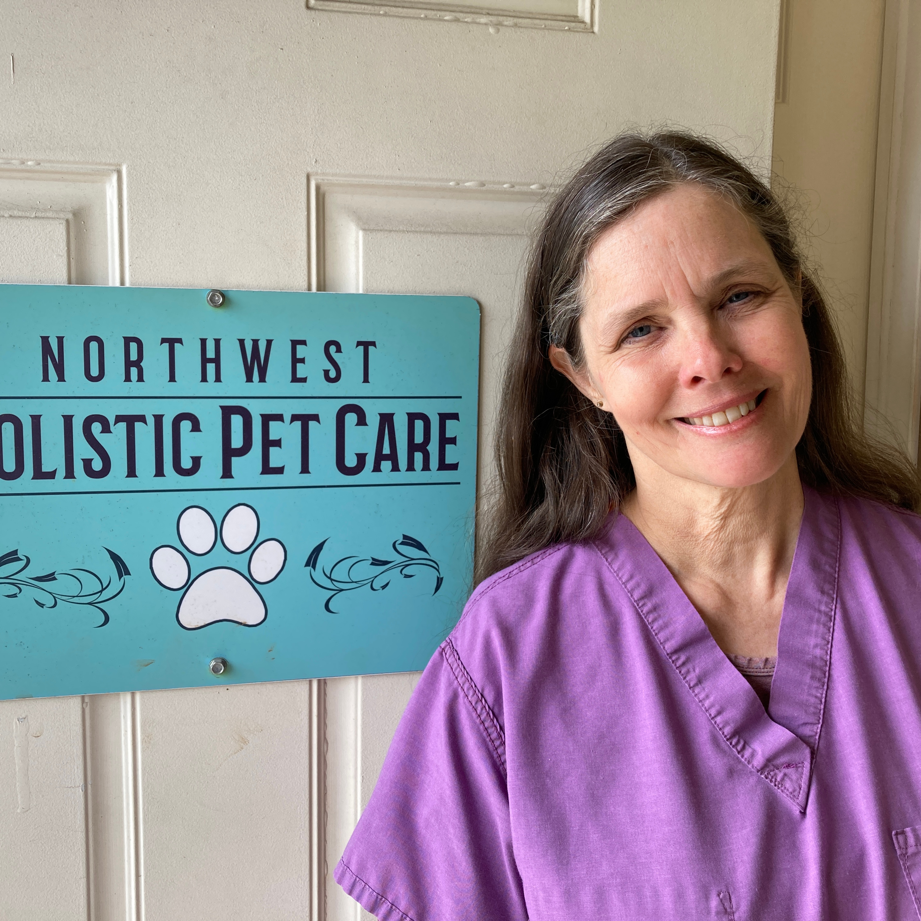 Pet Doc Donna!A comprehensive holistic and herbal guide to healing your pet naturally!