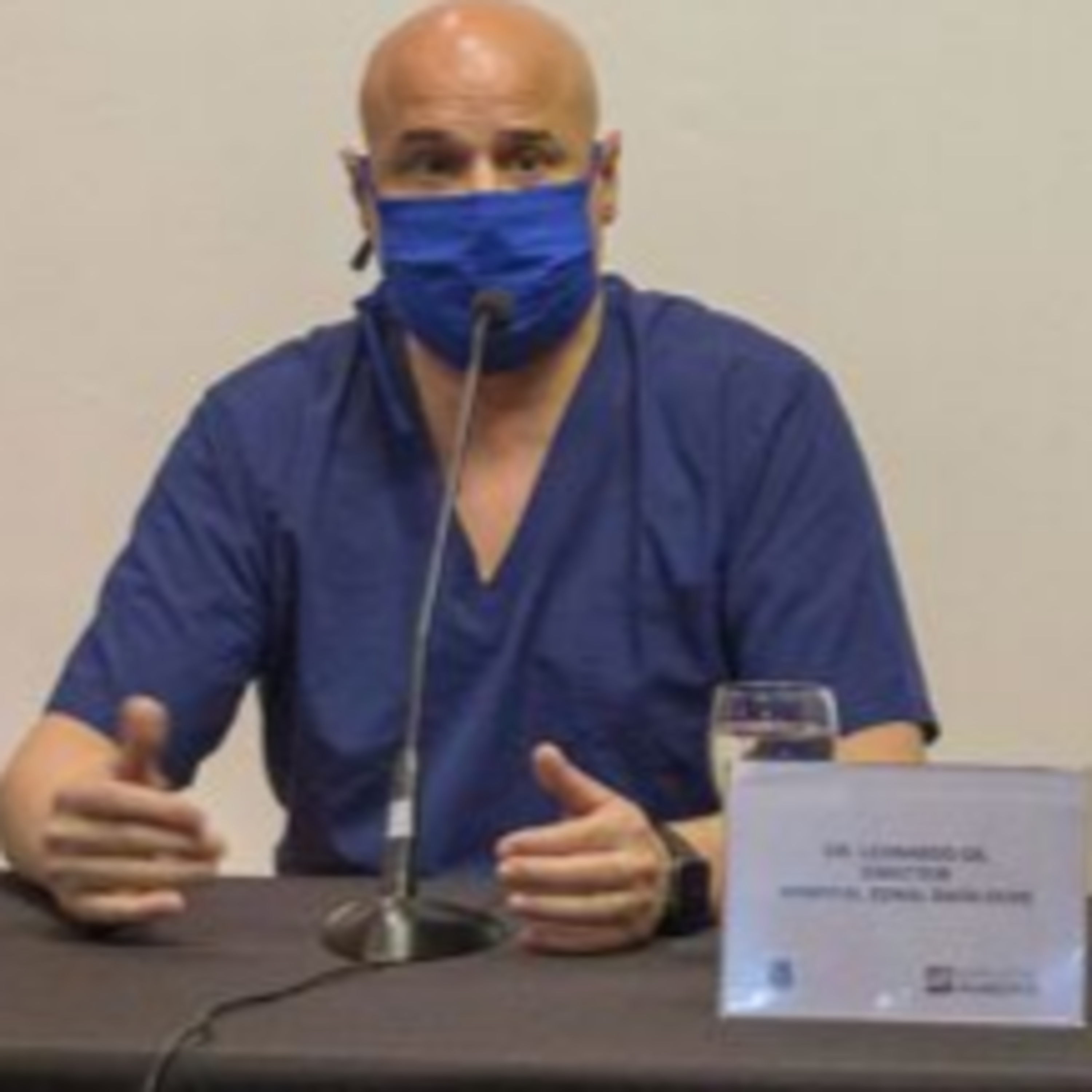 Leo Gil: "No hay que abandonar la idea de pensar en convivir con el virus"