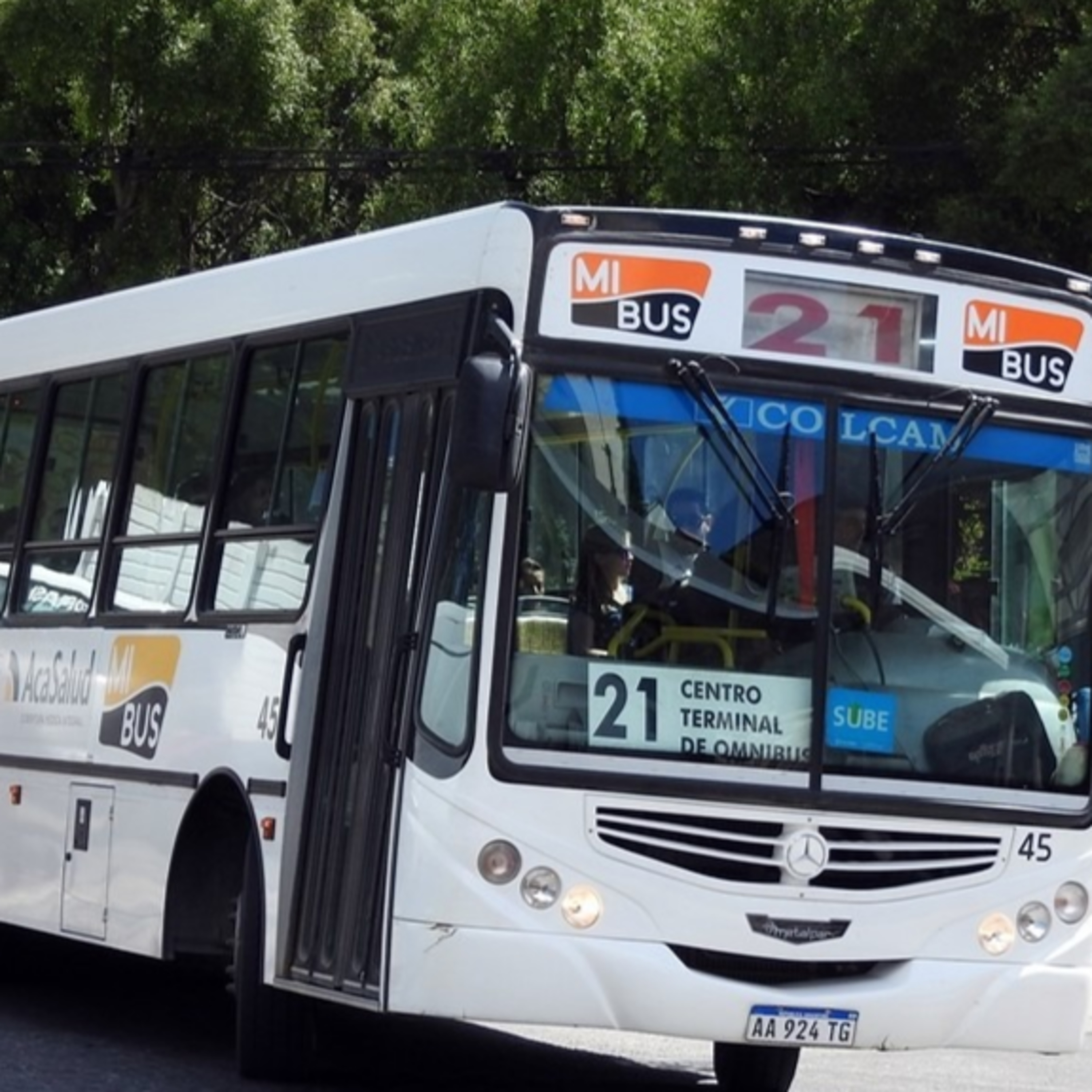 Continúa el paro de transporte en Bariloche