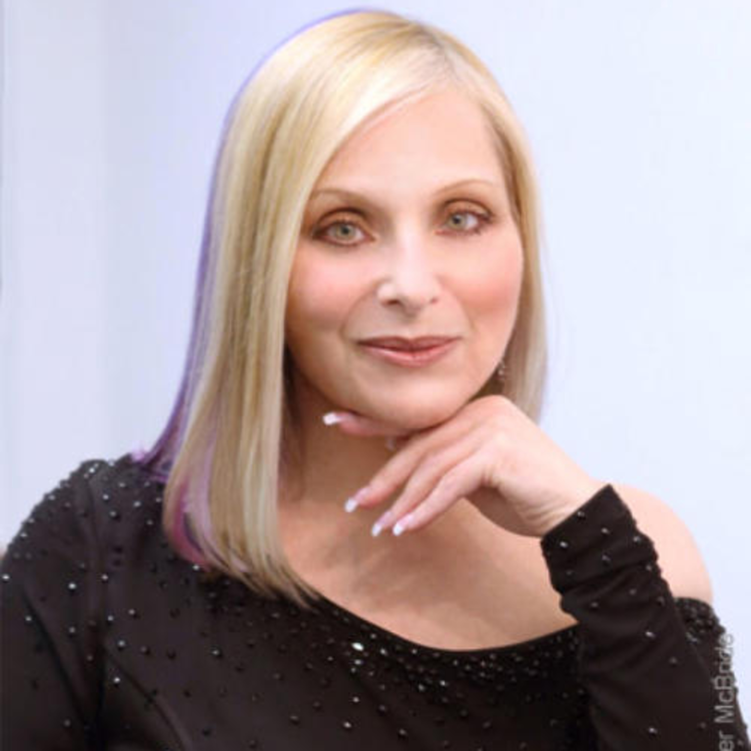 Roslyn Kind- One of a kind Singer!!