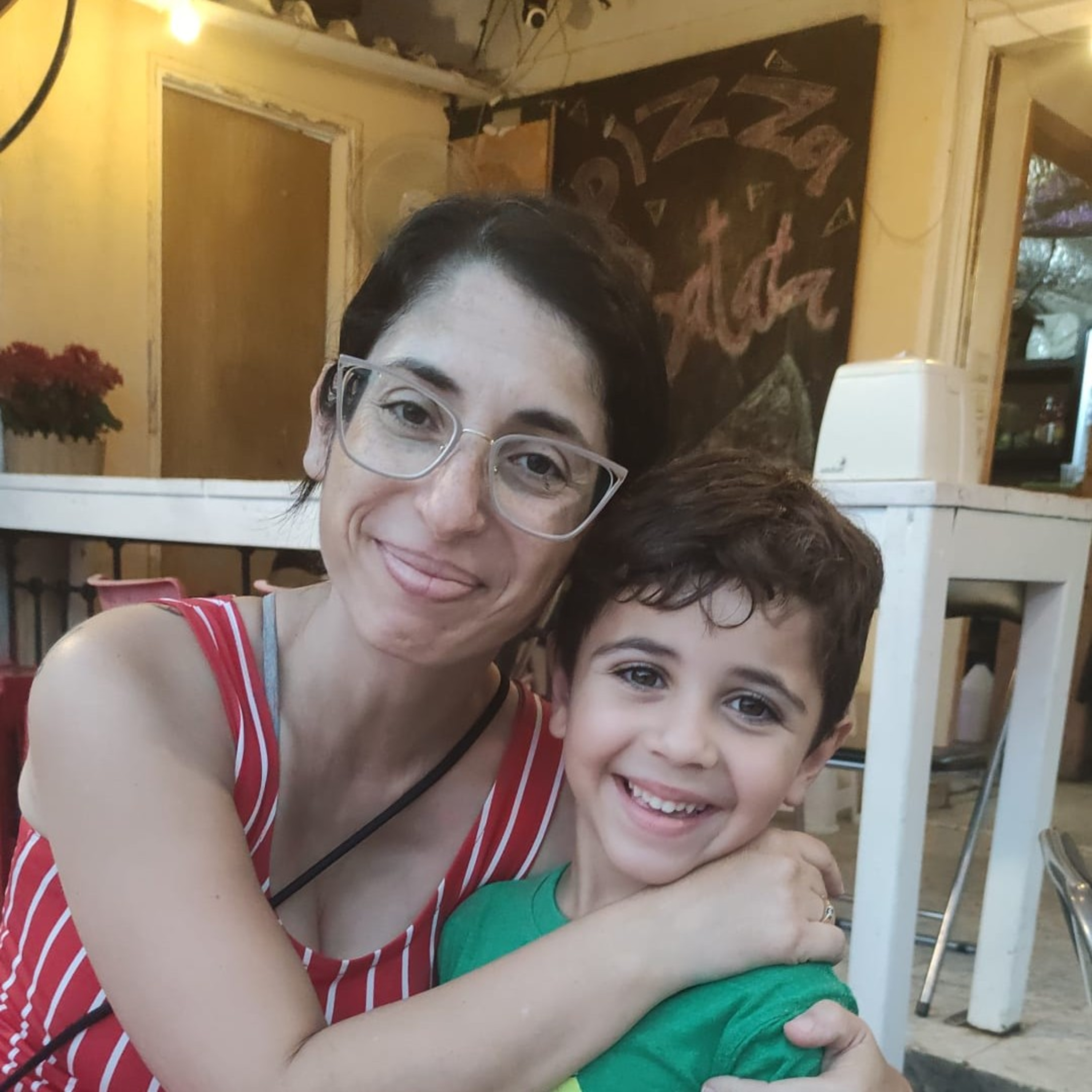 שלו נוסע לאוסטרליה - סיפור עם רעשי רקע