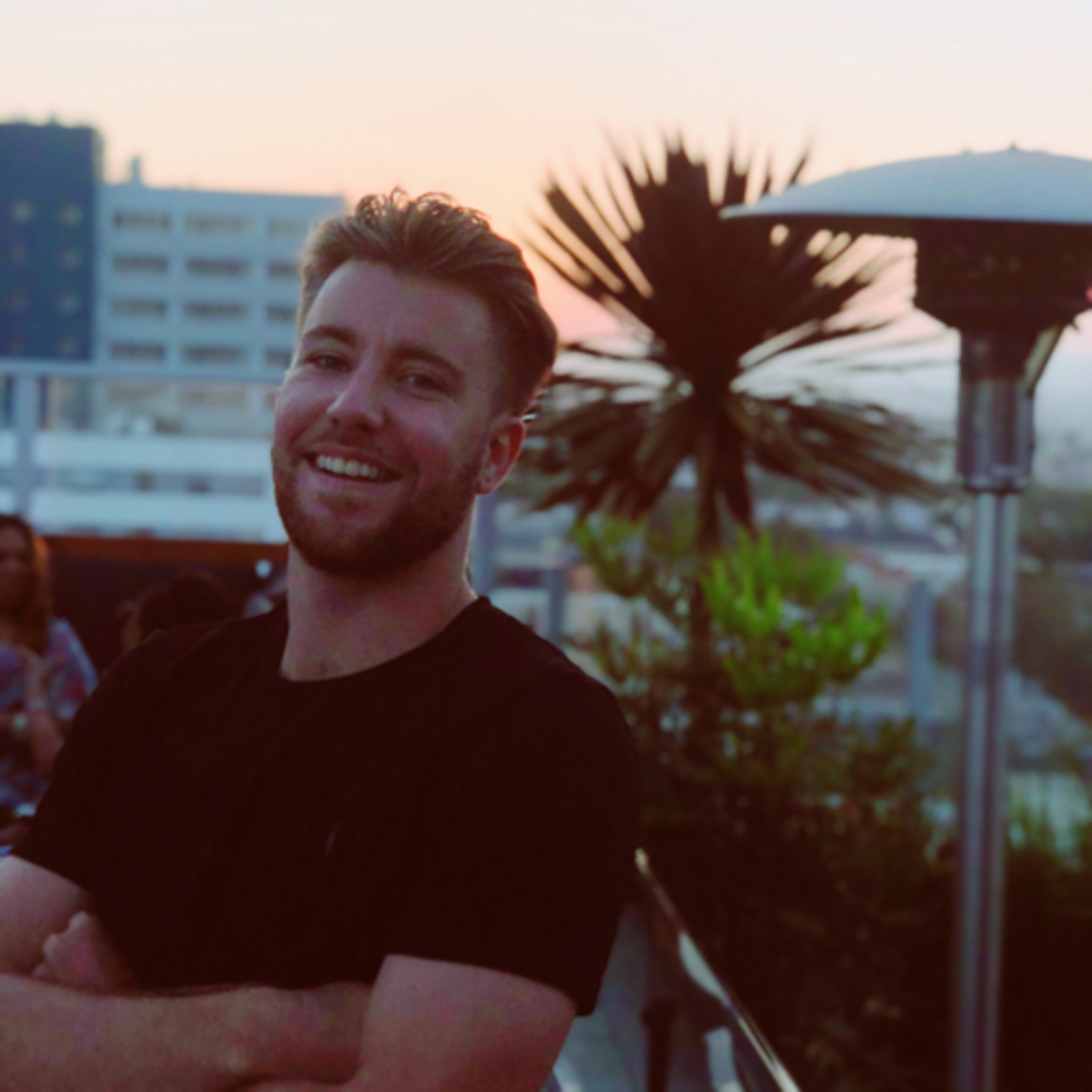 HOW I QUIT MY COLLEGE JOB FLIPPING AIRPODS - EPISODE 001