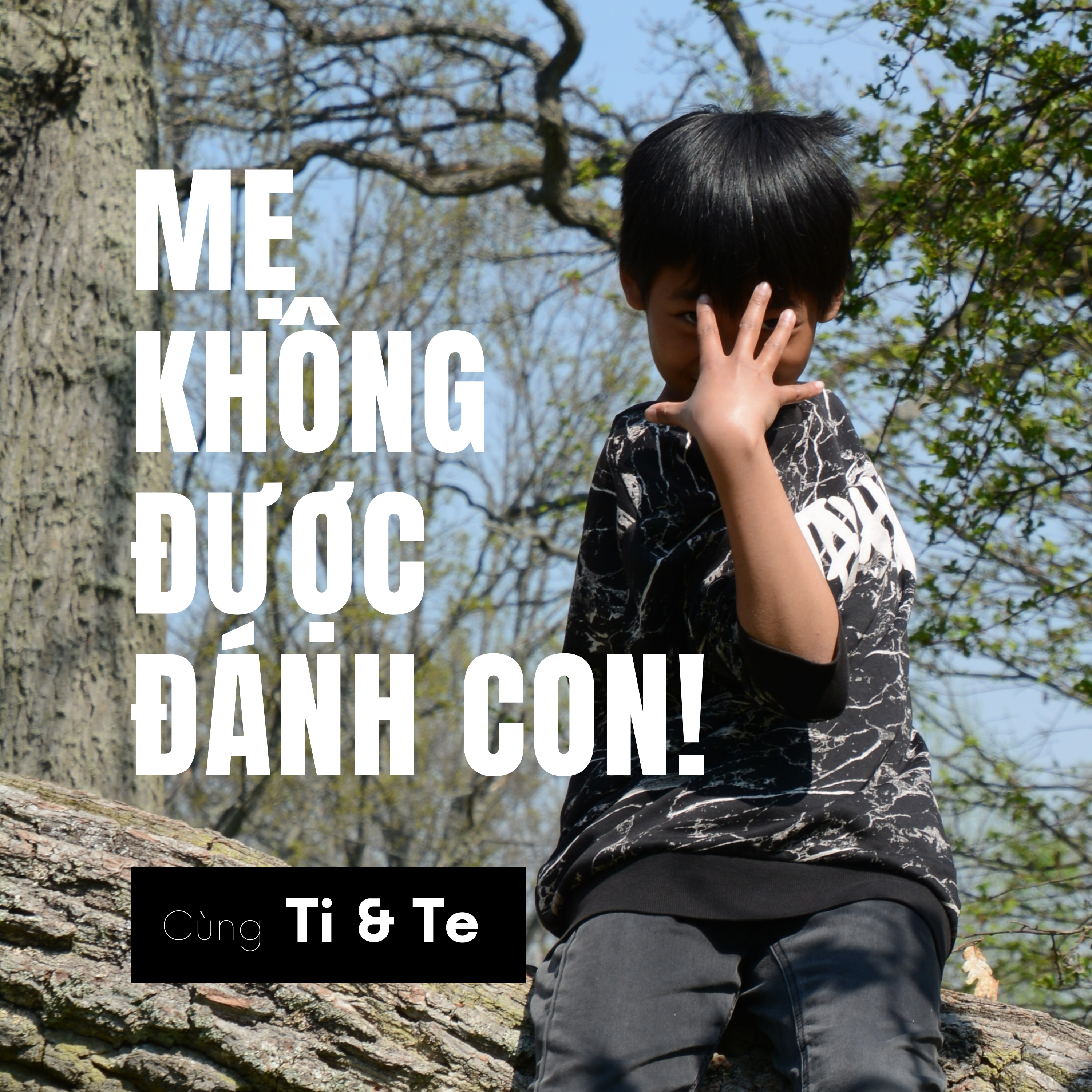 Con đang làm gì đó?