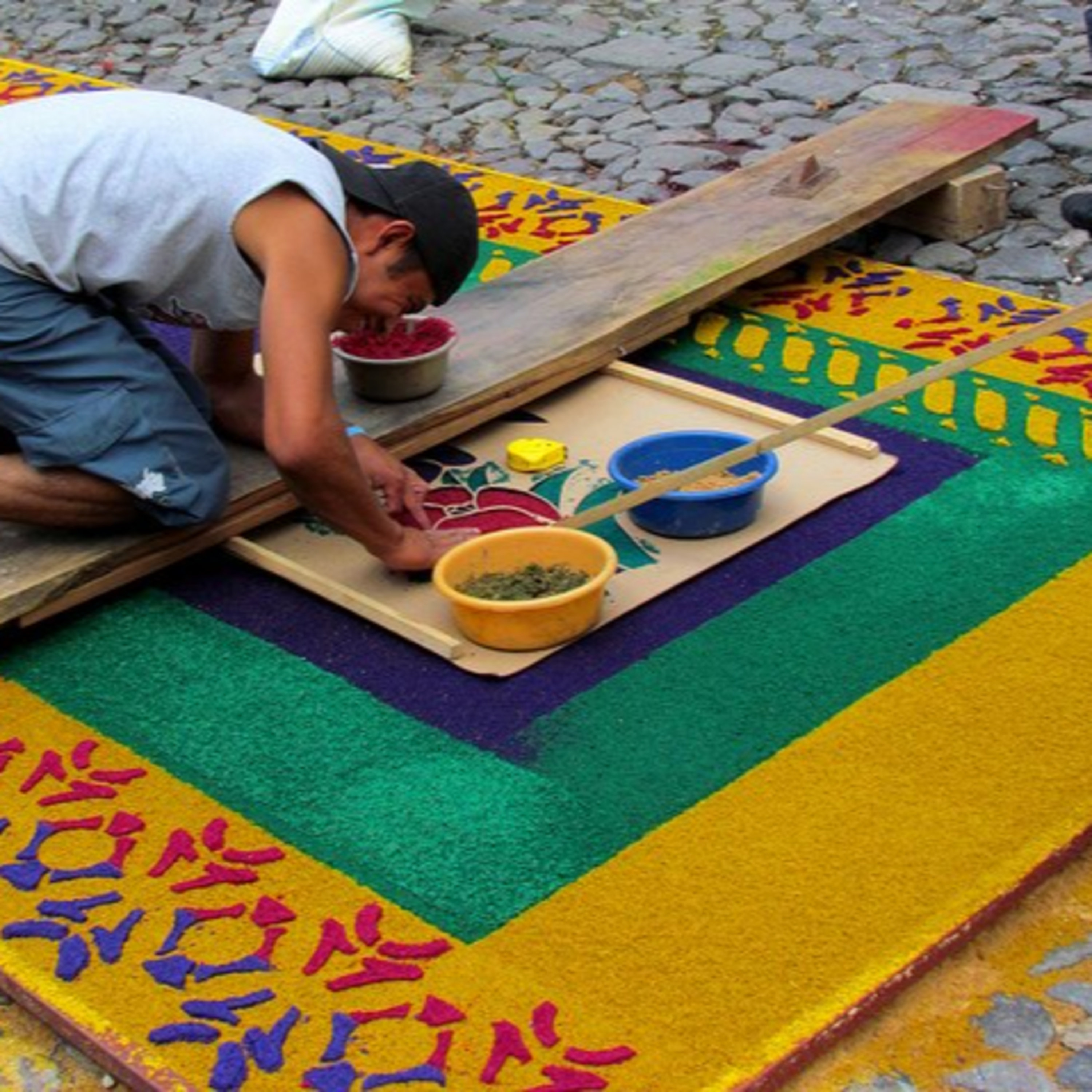Elaboración de alfombras en el departamento de Quiché episode artwork