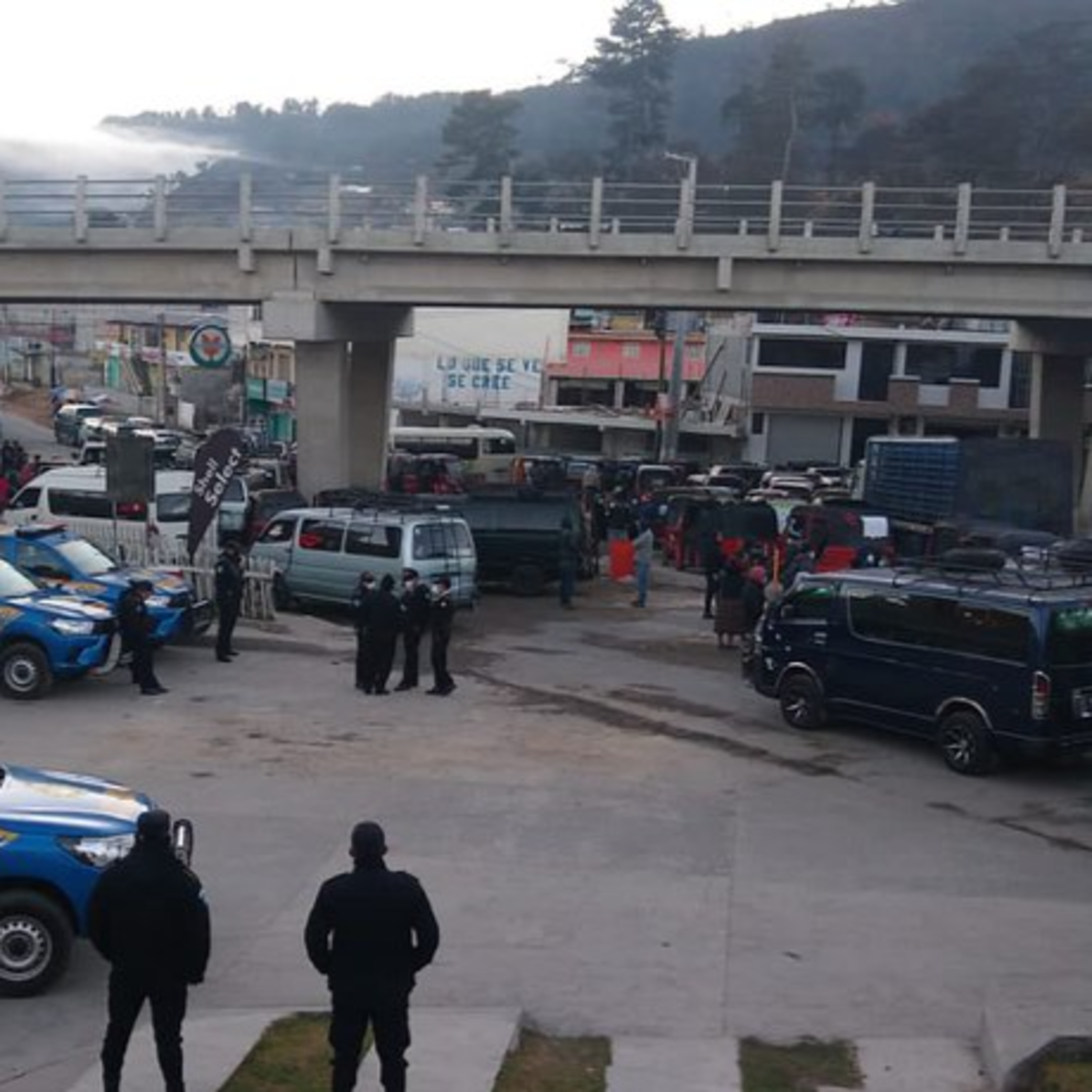El Gobierno decidió derogar el acuerdo gubernativo 17-2020, que obligaba a los transportistas a pagar un seguro de daños contra terceros episode artwork