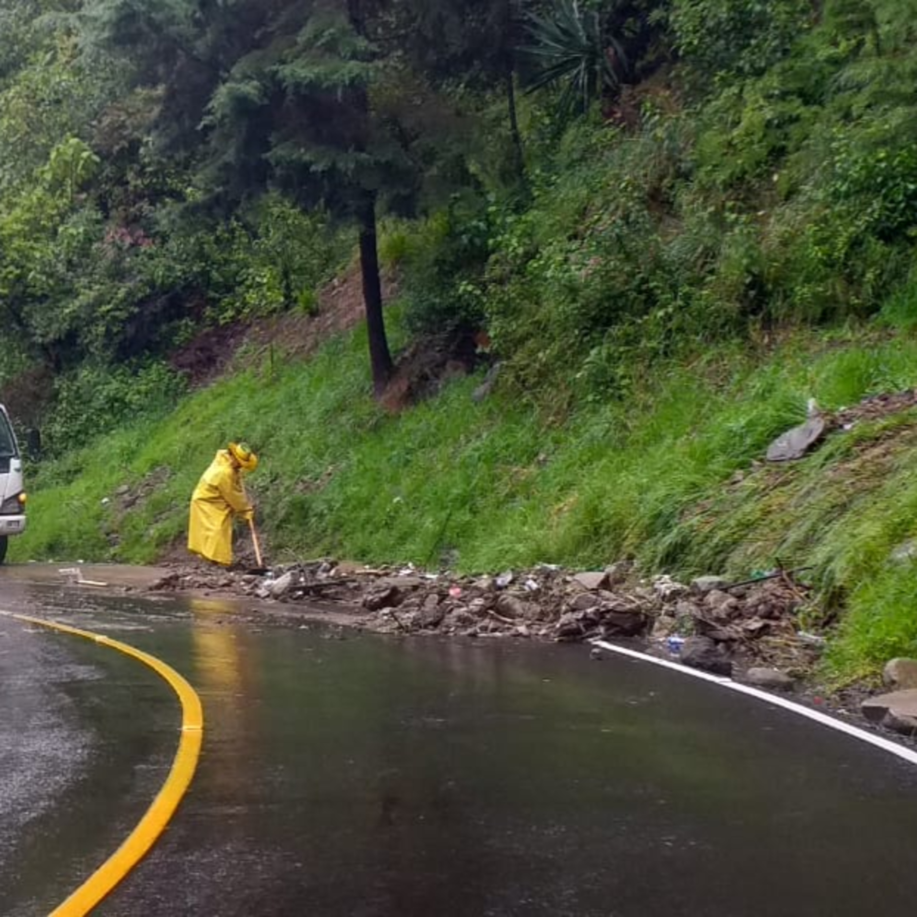 Se recomienda manejar con precaución en las distintas carreteras del departamento de San Marcos debido a derrumbes que se registran. episode artwork