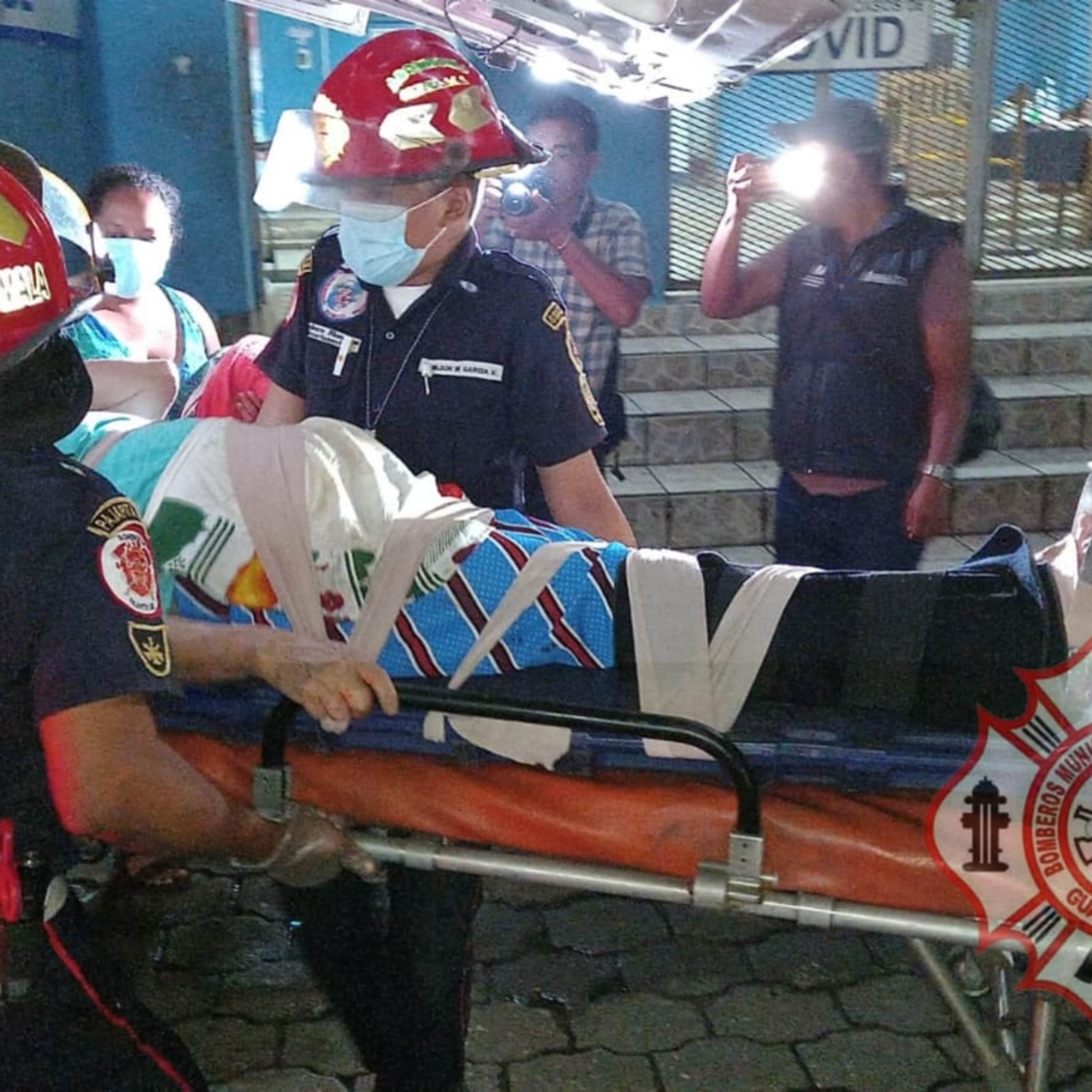 Una mujer resultó herida tras ser atropellada por un motorista, quien de se dio a la fuga, el hecho ocurrió en El Tumbador, San Marcos.  episode artwork