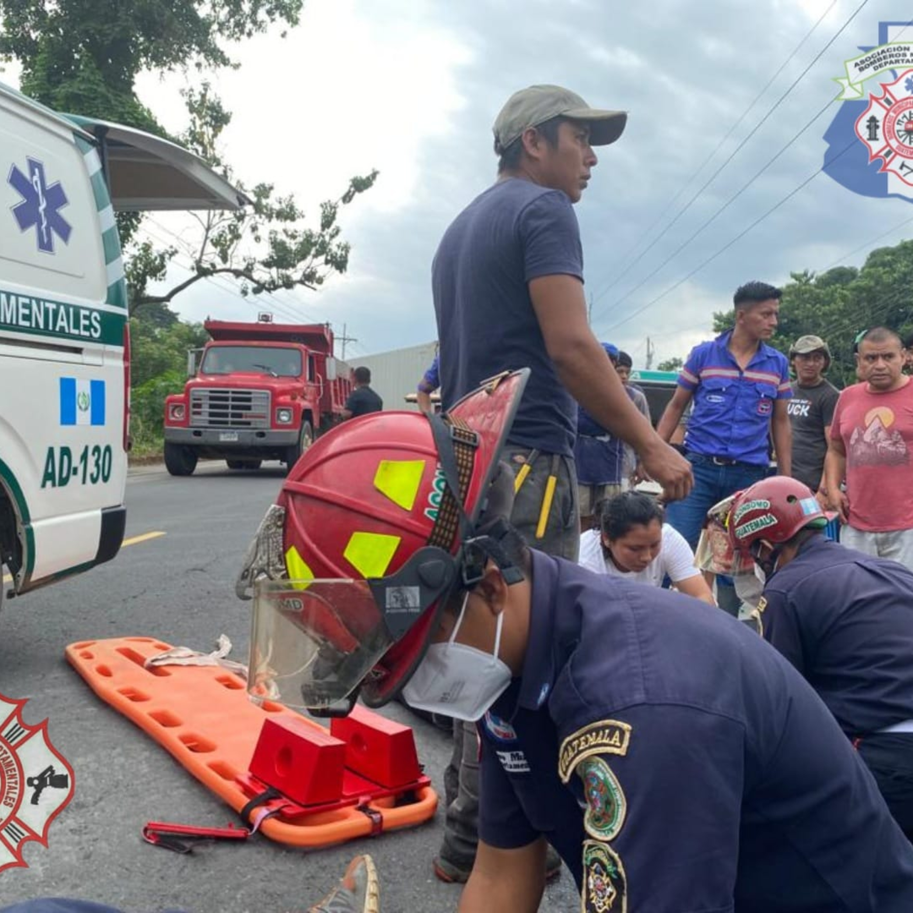 Dos motoristas resultaron heridos al colisionar de frente en el municipio de Pajapita, San Marcos. episode artwork