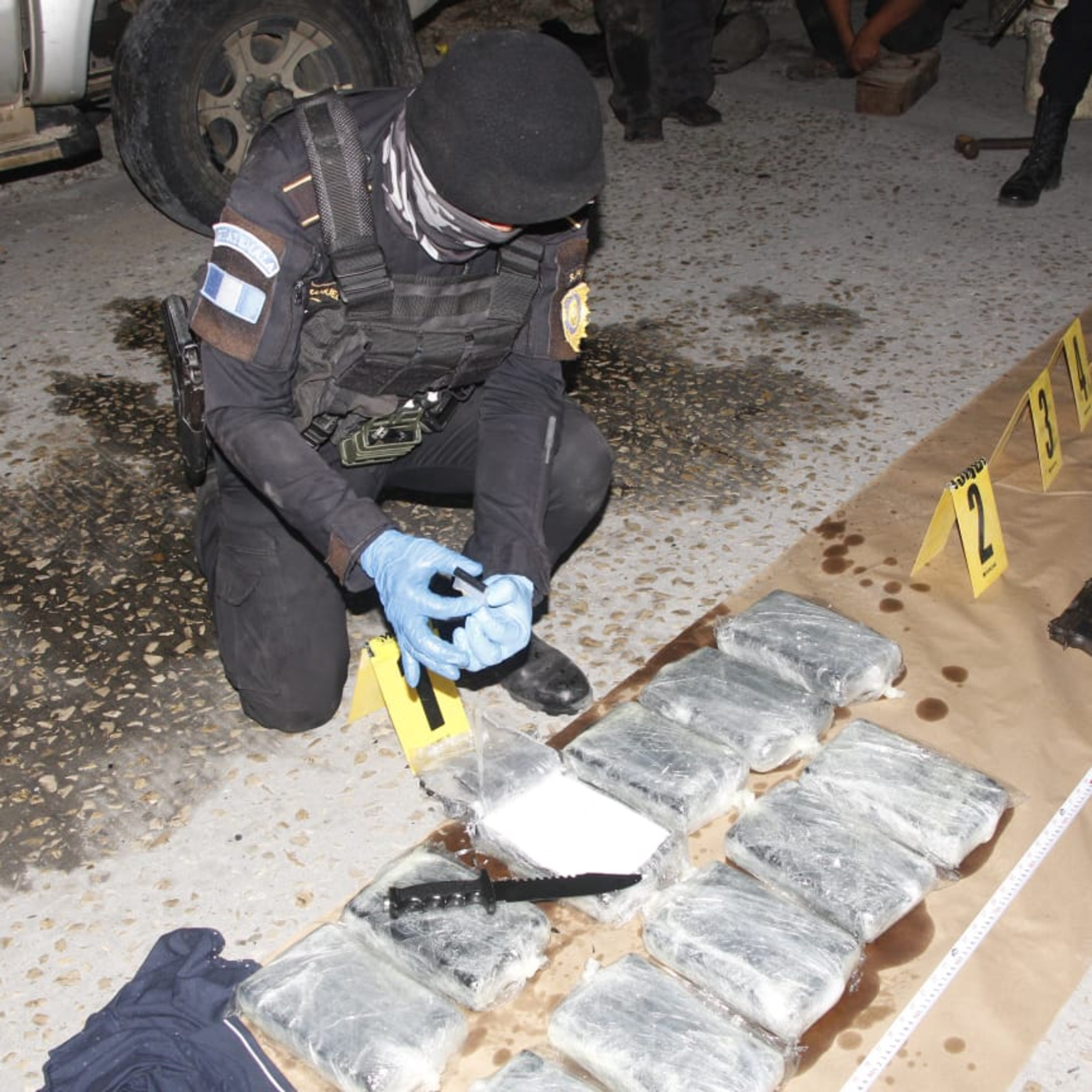 Decomisan 11 paquetes con cocaína en Petén, durante el operativo también fue capturada una persona. episode artwork
