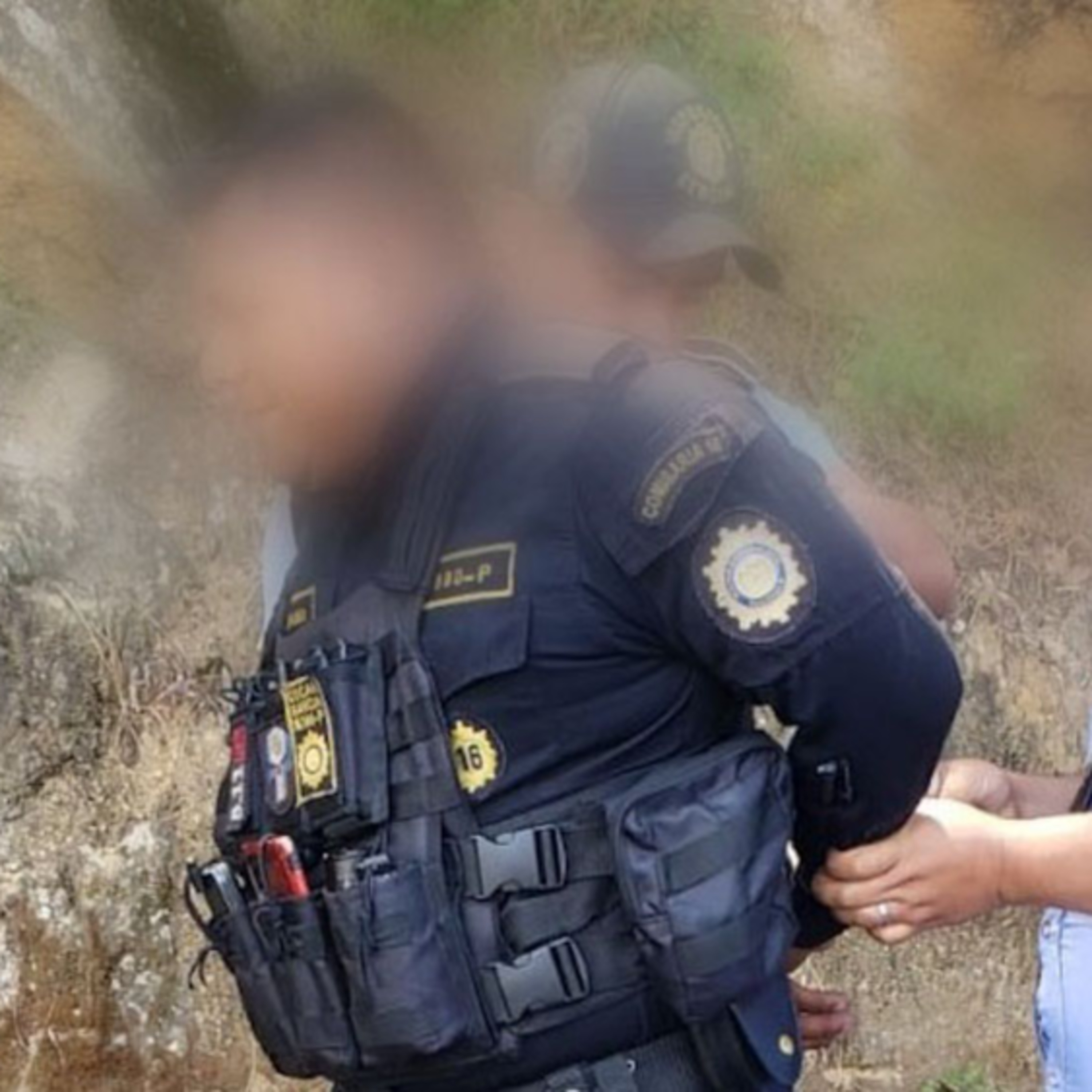 Capturan a agente de la PNC por exigir dinero a repartidor episode artwork