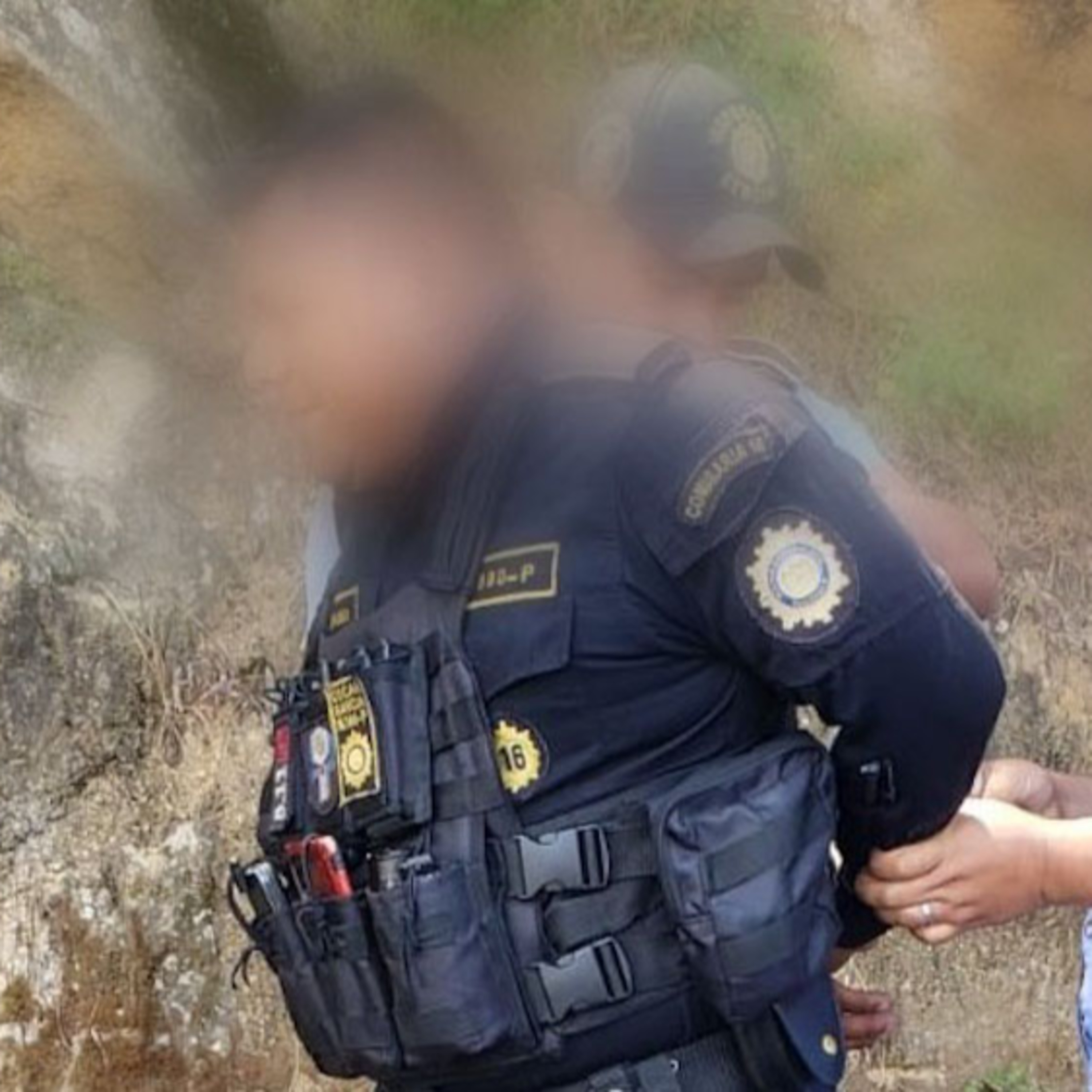 Capturan a agente de la PNC por exigir dinero a repartidor episode artwork