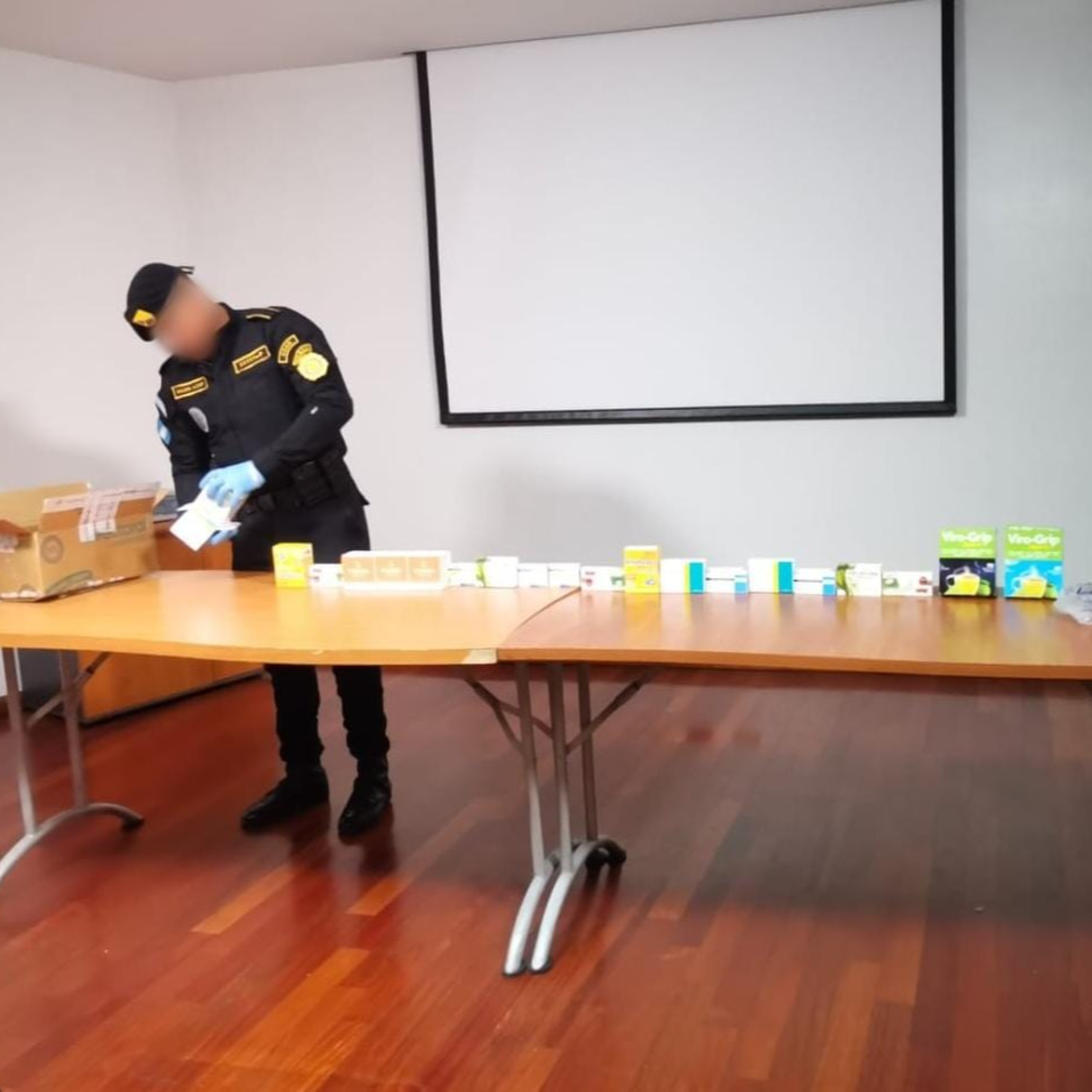 Decomisan droga escondida en encomienda de medicamentos episode artwork
