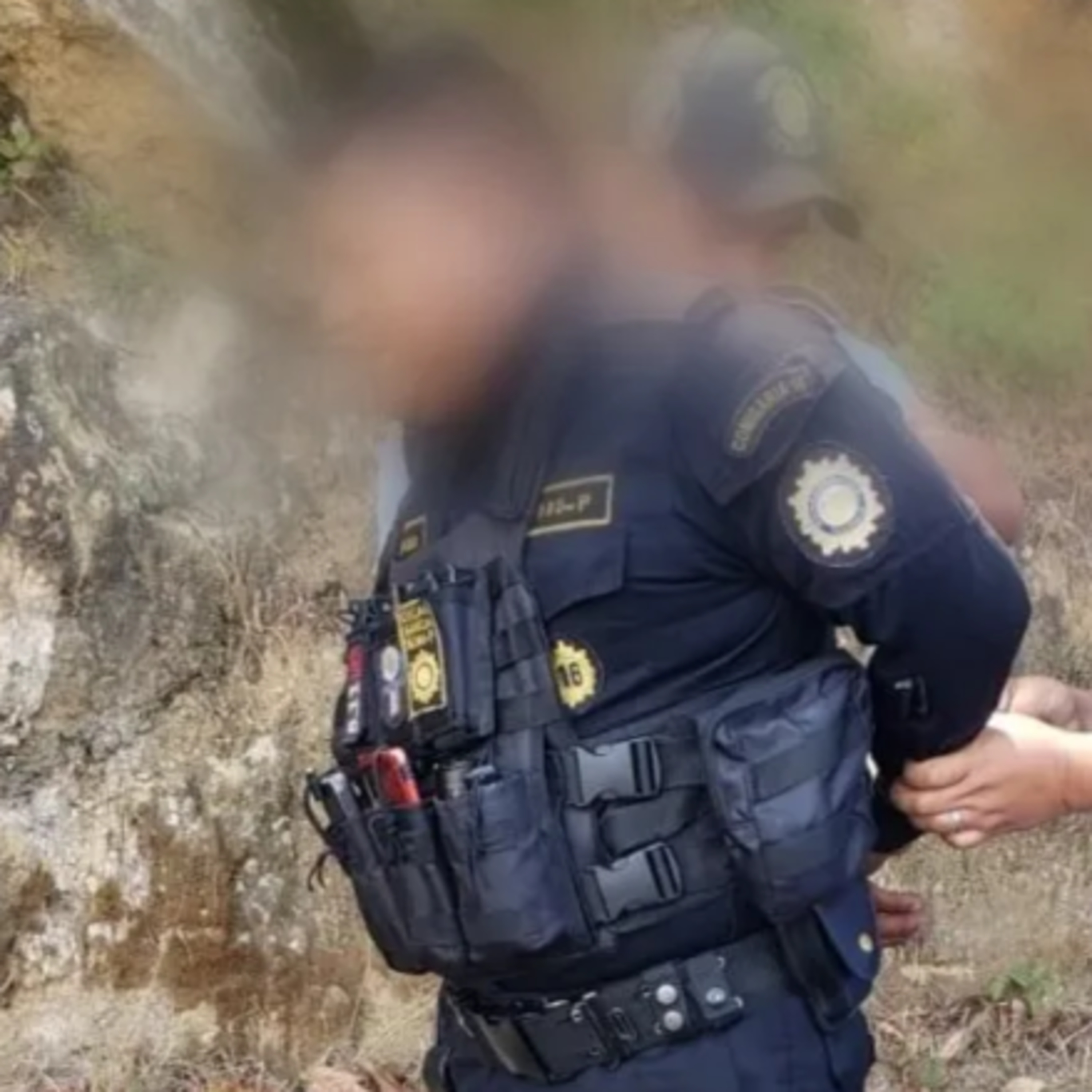 Detienen a policías señalados de compartir información a organizaciones criminales episode artwork