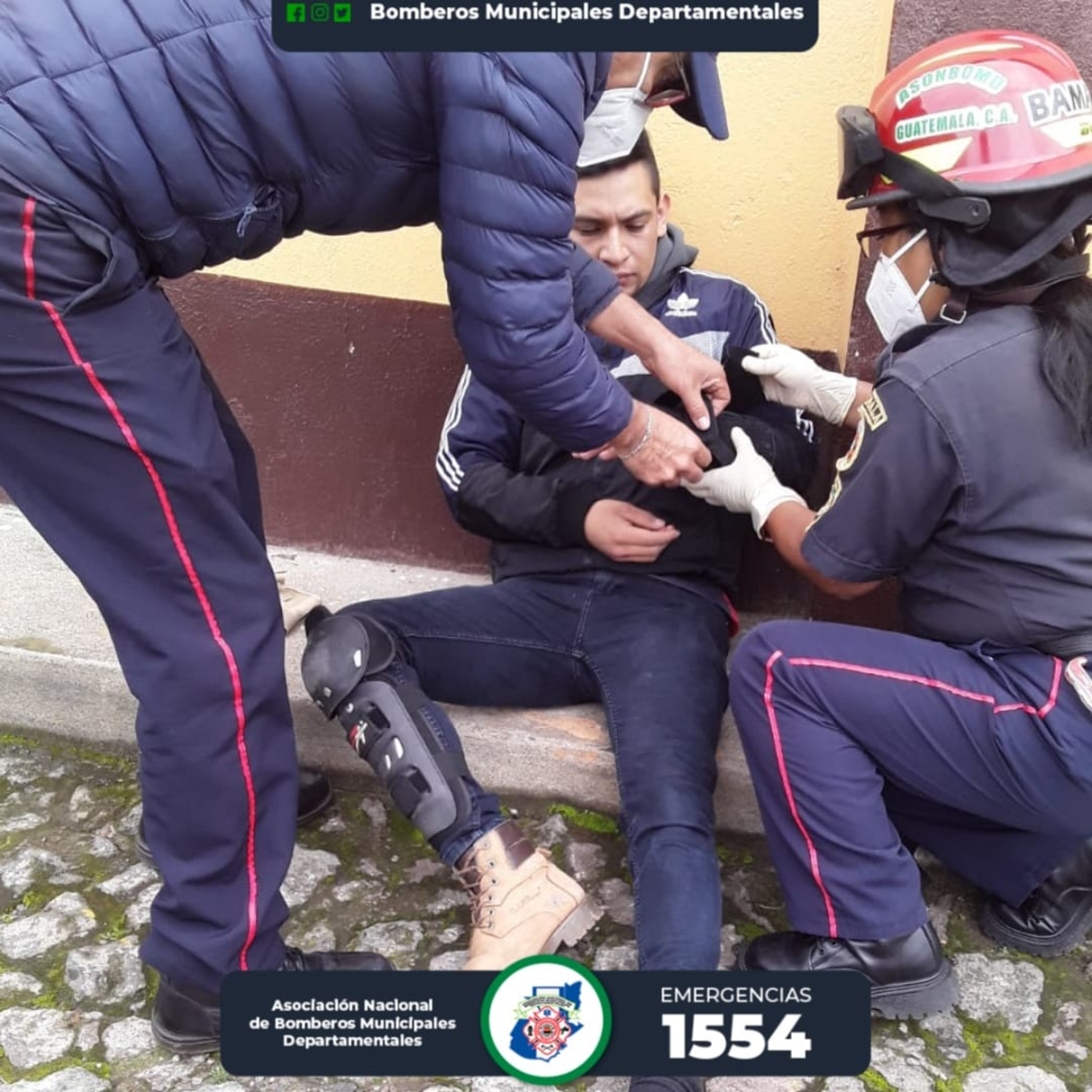 Un motorista fue atropellado en un sector del municipio de San Antonio Sacatepéquez. episode artwork