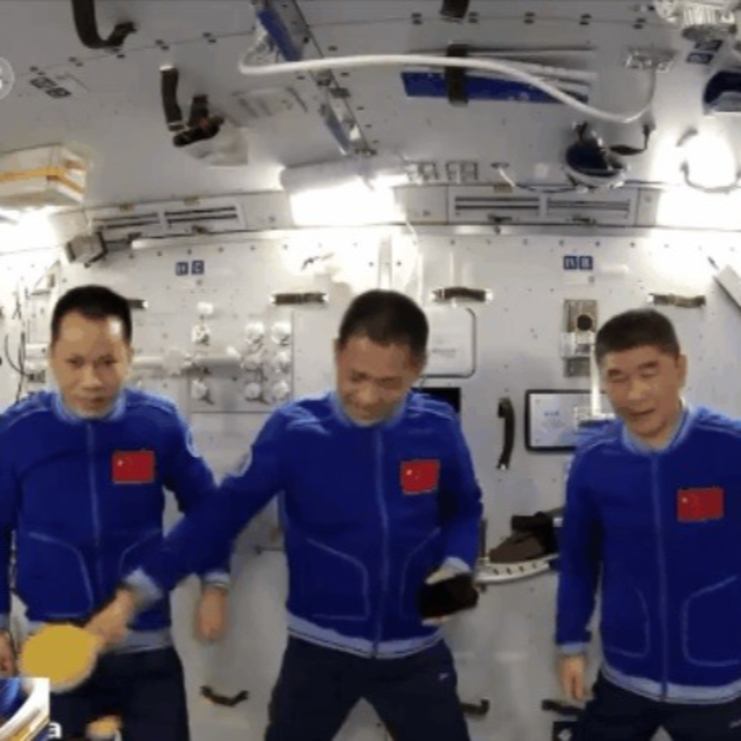 宇宙に「出張中」の飛行士3人、卓球楽しみ、家族と電話 episode artwork