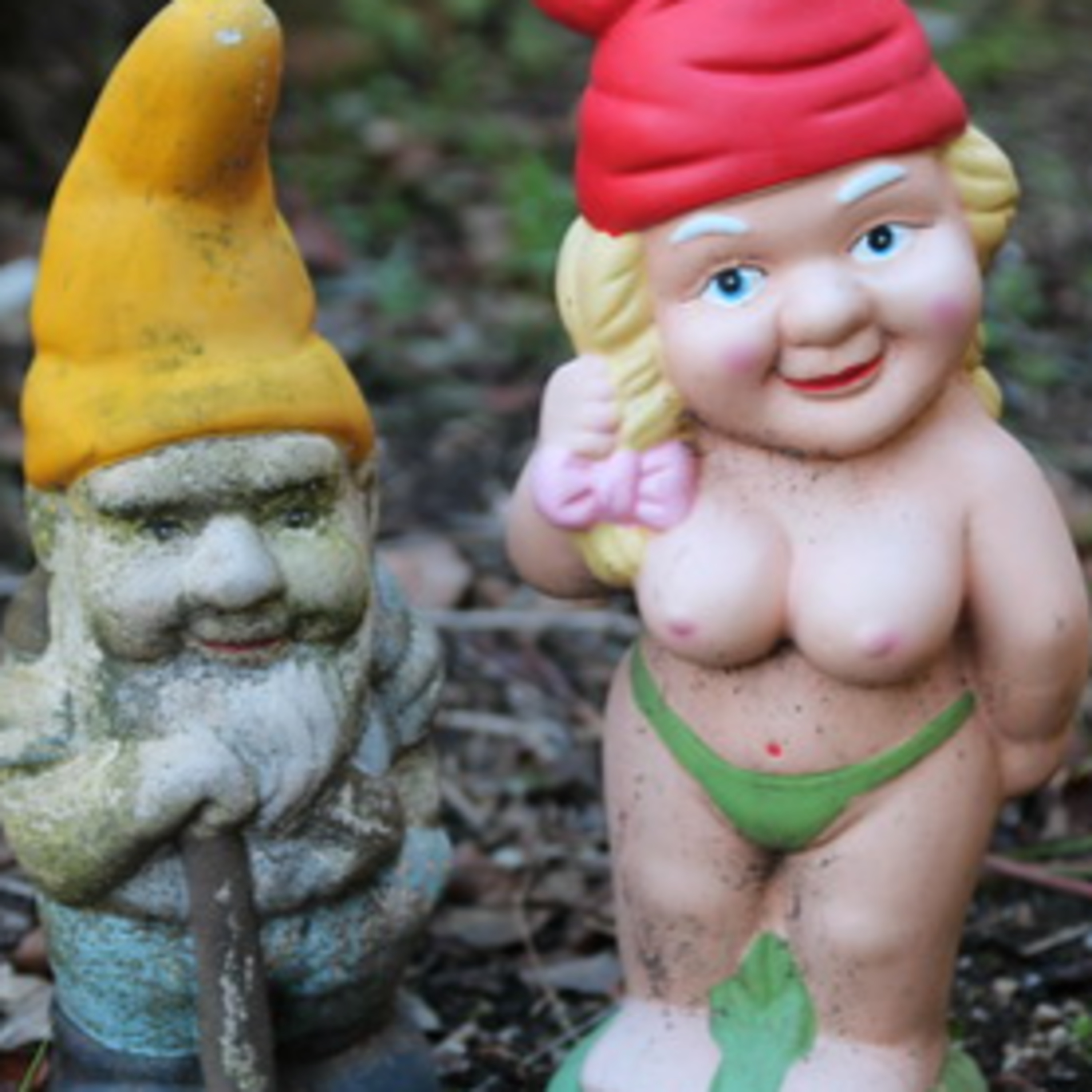 Saul Gaun, but Between the Gnomes (with Grogtalk co-emperor James) is here!  episode artwork