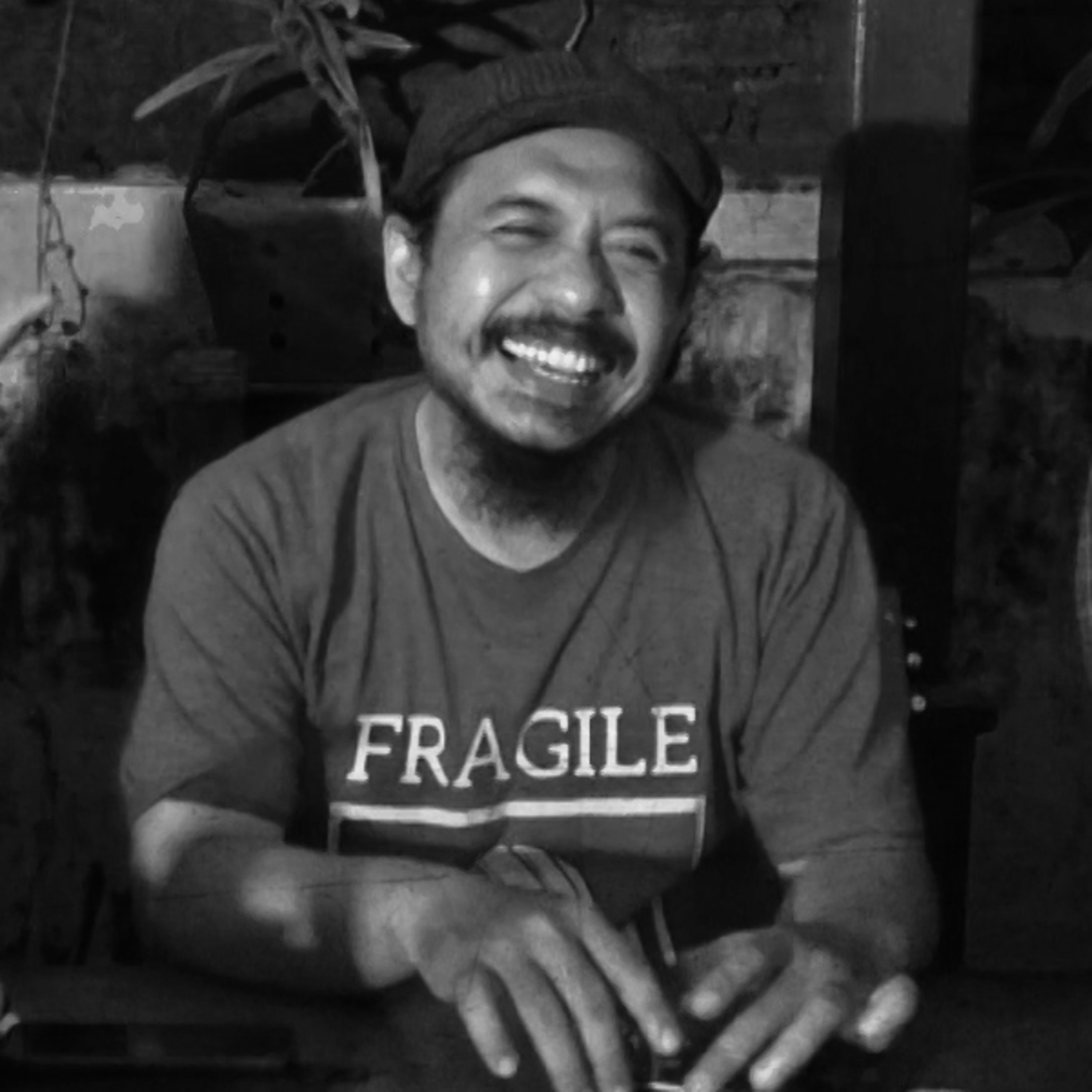 Nongkrong Asik Ngobrol Enak