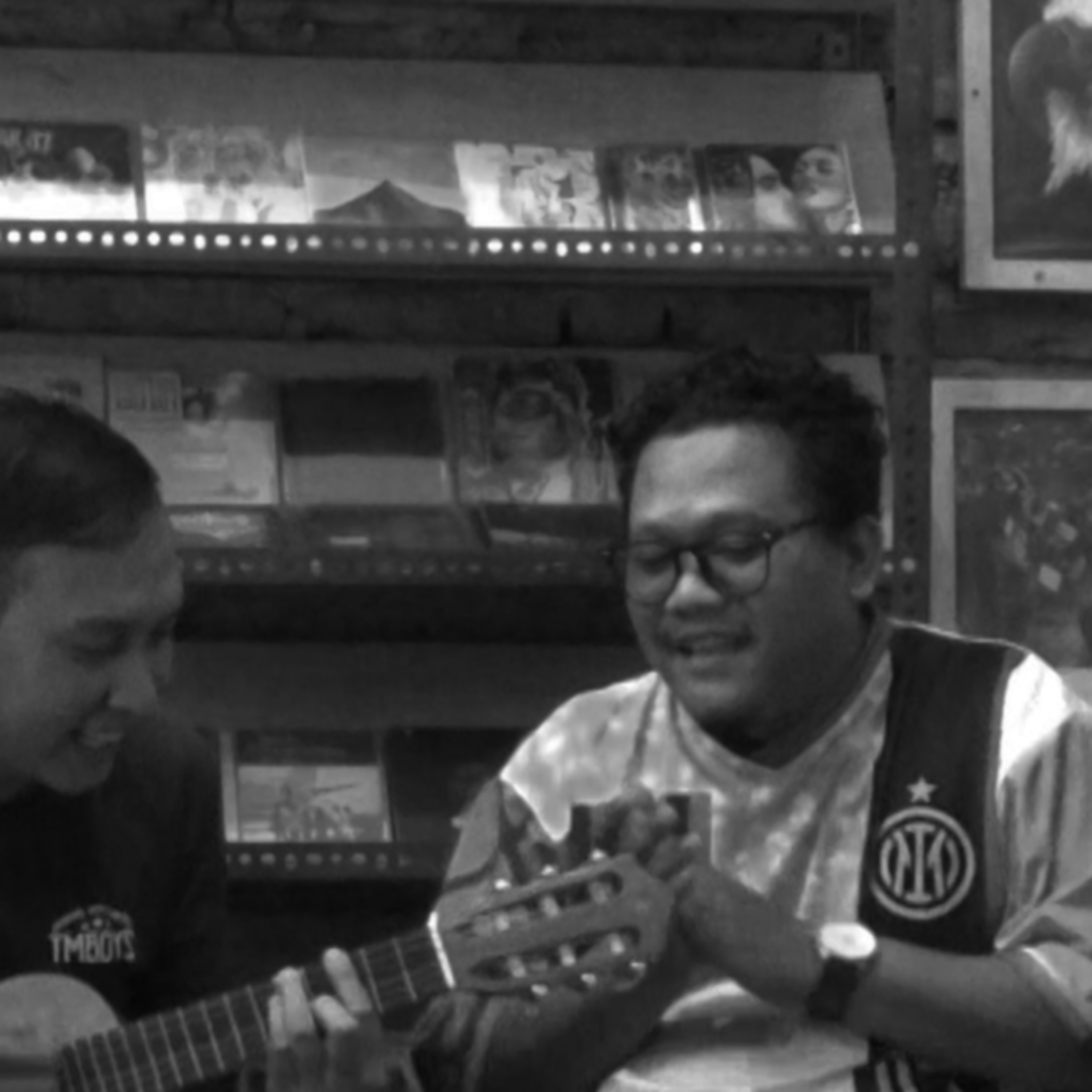 Nongkrong Asik Ngobrol Enak