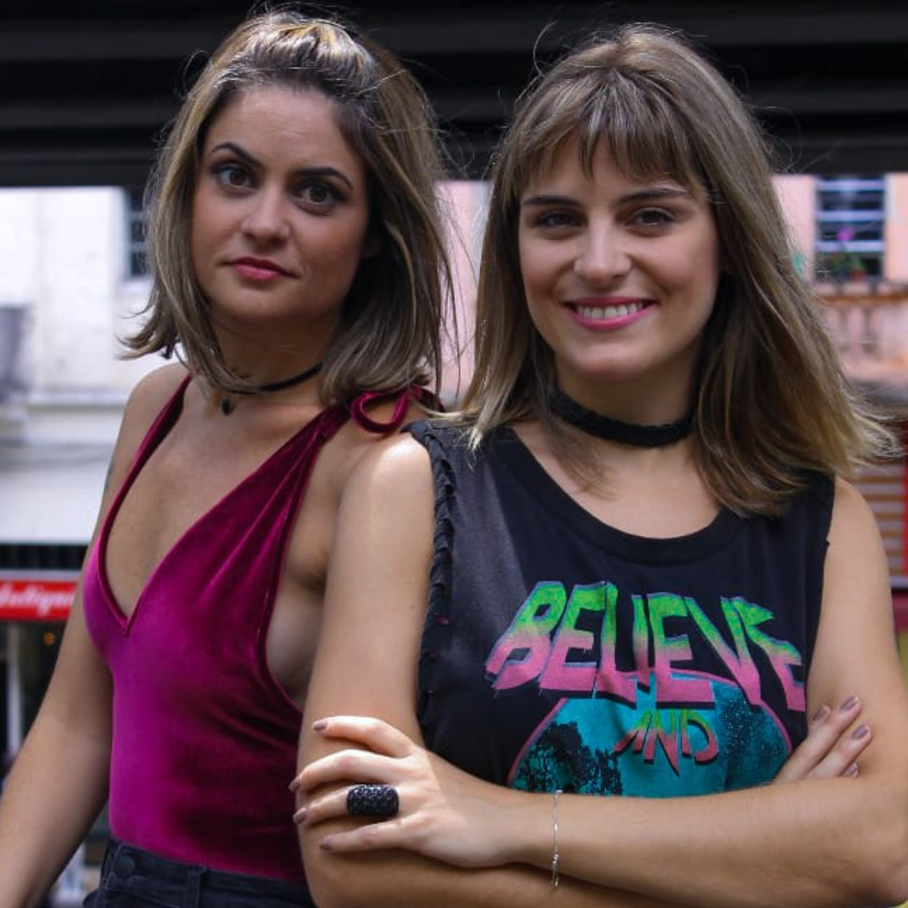 Rugas na cara e nylons na cabeça